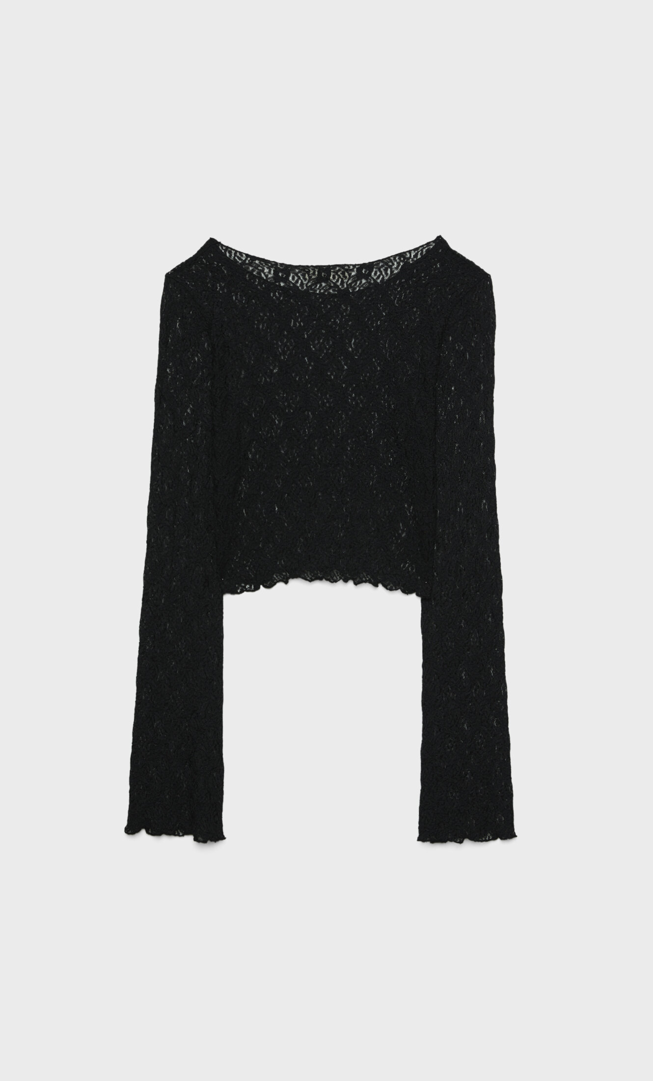 Blusa branca de renda com mangas flare