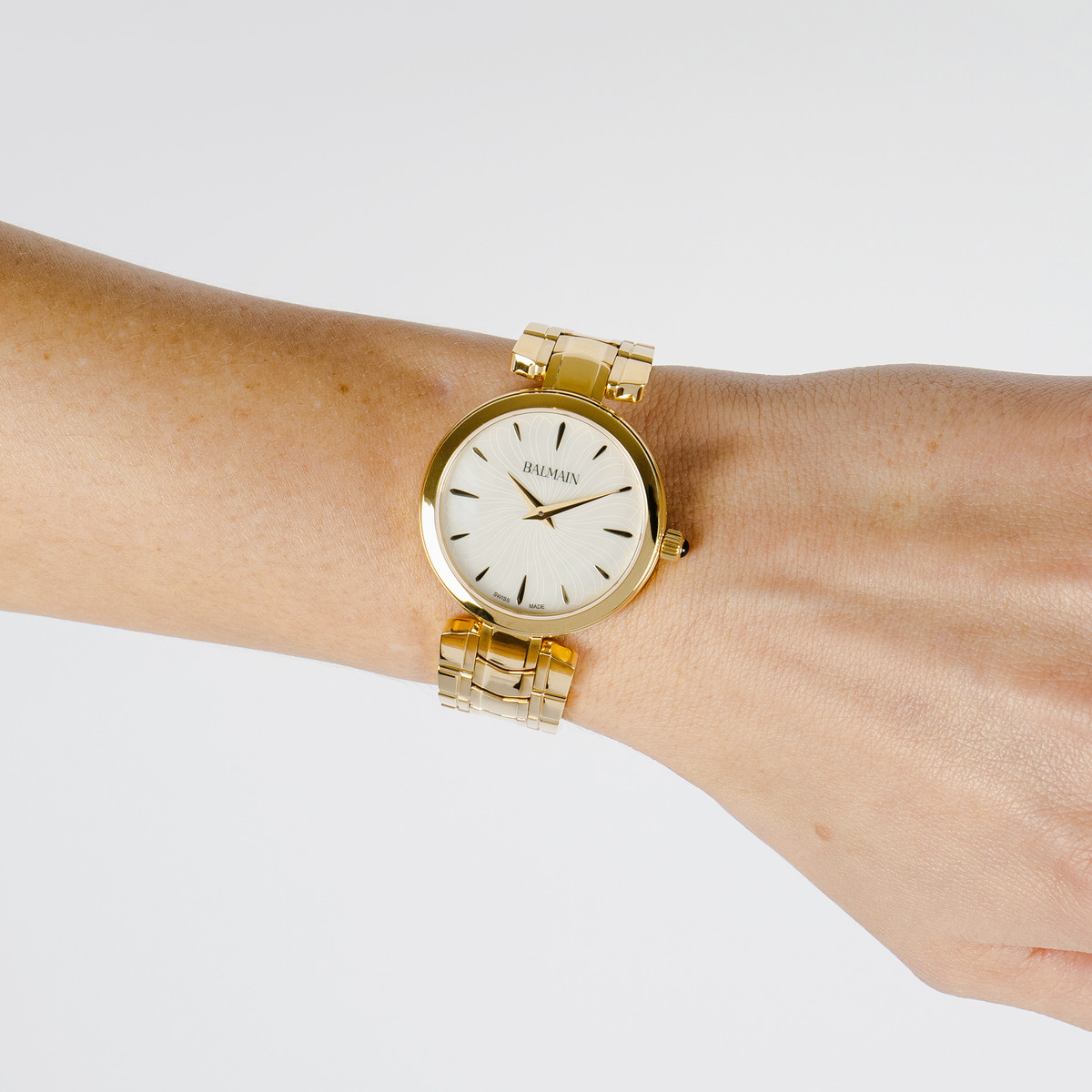 Montre Balmain femme bracelet doré jaune