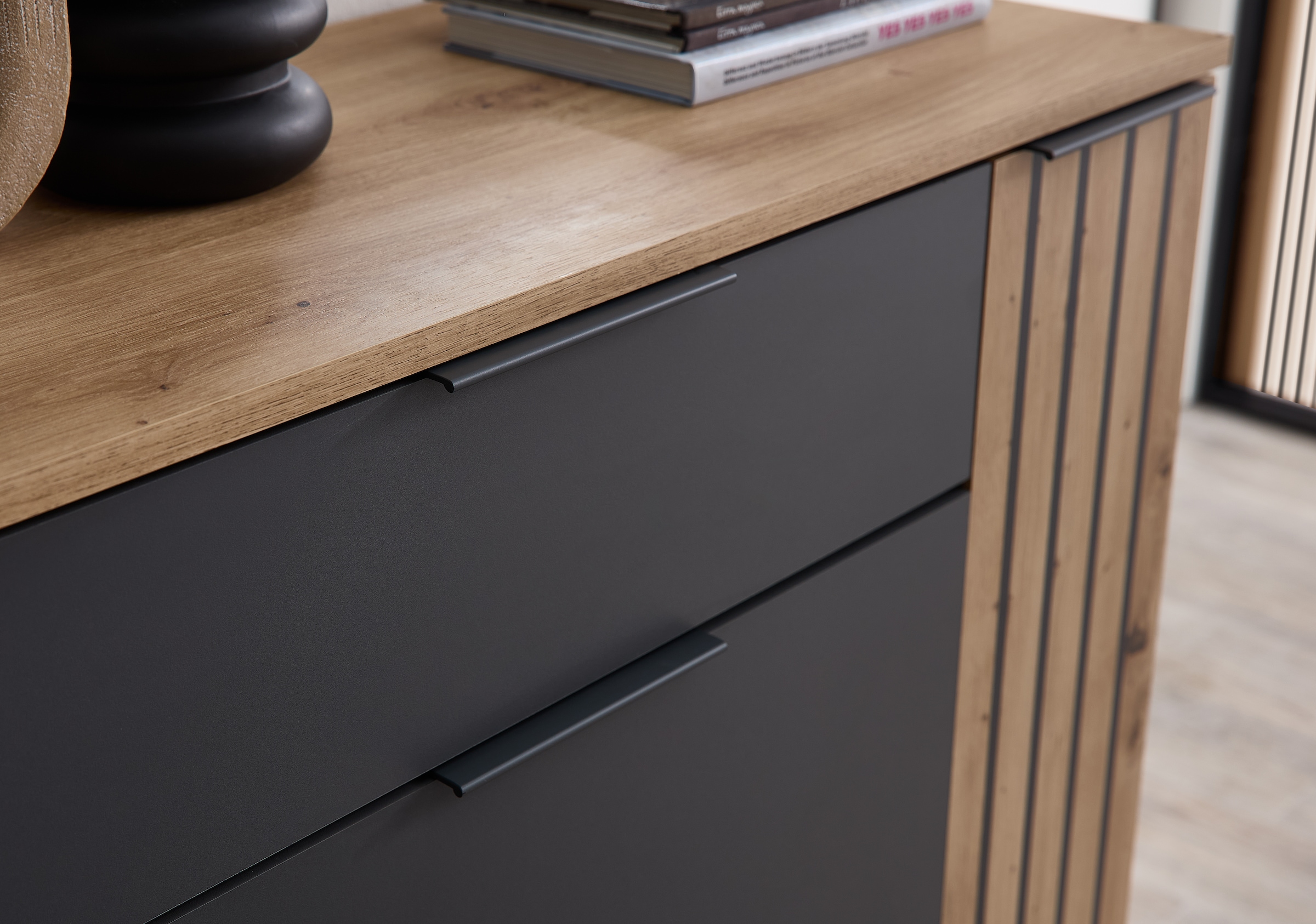 HBZ Garderobenschrank »Volano in Eiche Artisan Dekor, BxHxT 57x195x38cm« 1 Stk. tlg. Mit 1 Kleiderstange ausziehbar, 4 Einlegeböden
