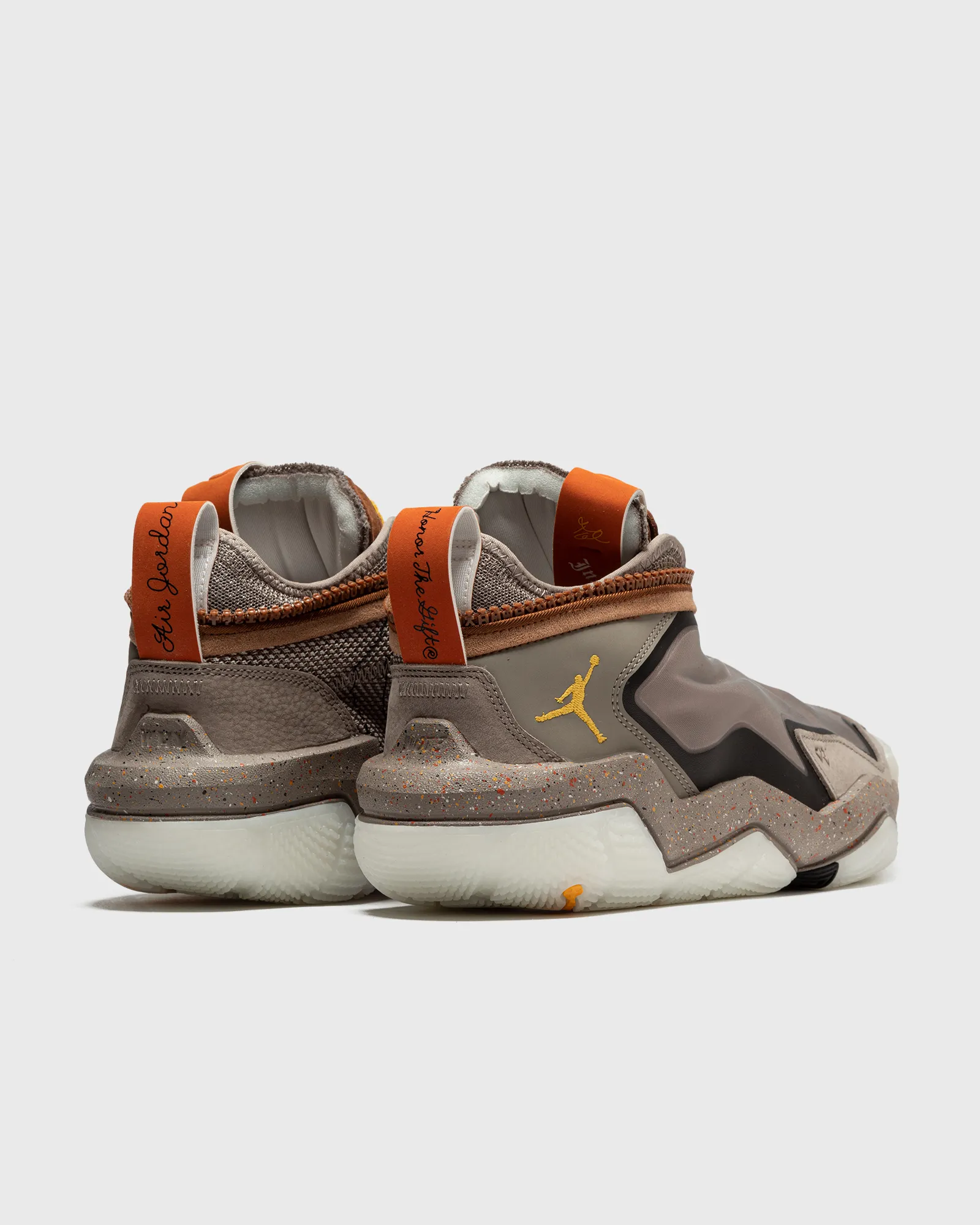 Jordan HONOR THE GIFT X JORDAN WHY NOT ZER0.6