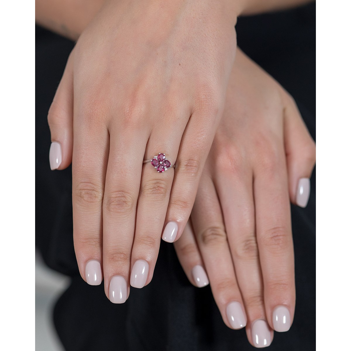 Bague ADEN Or 585 Blanc Rubis et diamants 1.87grs