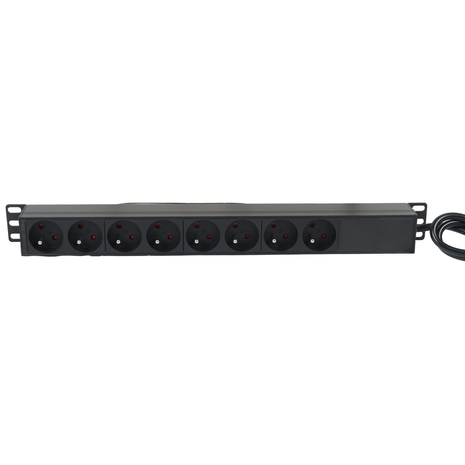 Innox RPD R8F-FS-USB 19 inch stroomverdeler met USB penaarde