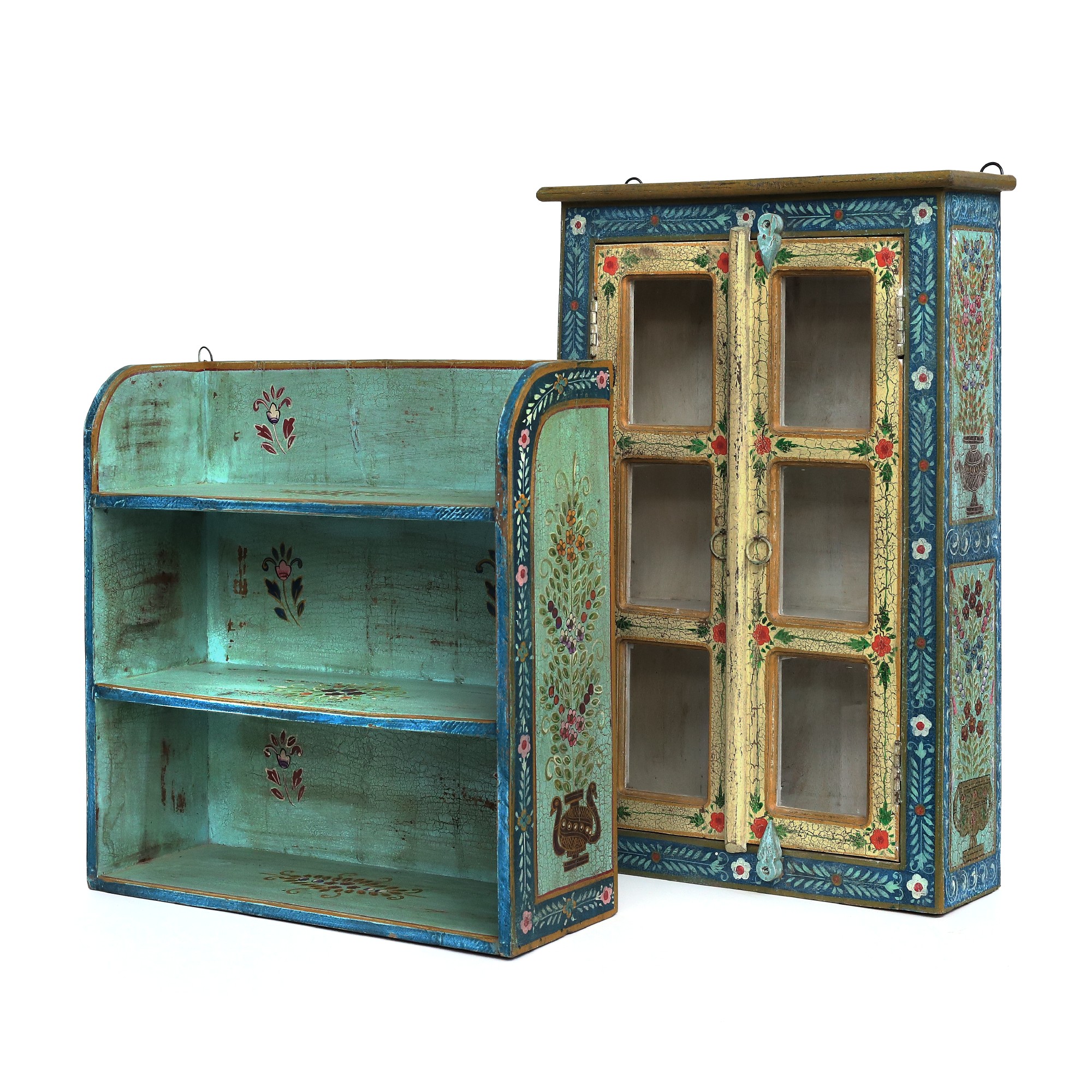 Hängevitrine handbemalt, multicolor, H 81 cm, B 55 cm, L 18 cm von fischer's lagerhaus