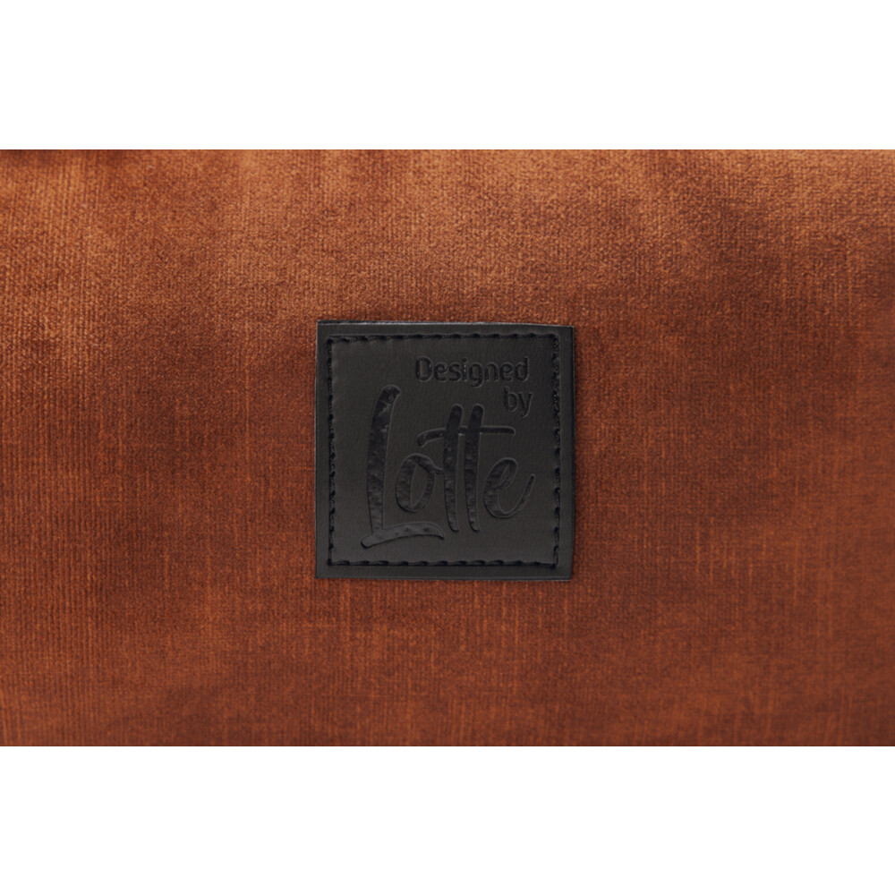 Designed by Lotte Ligbed Yndis Terra 80 x 70 x 22 cm
