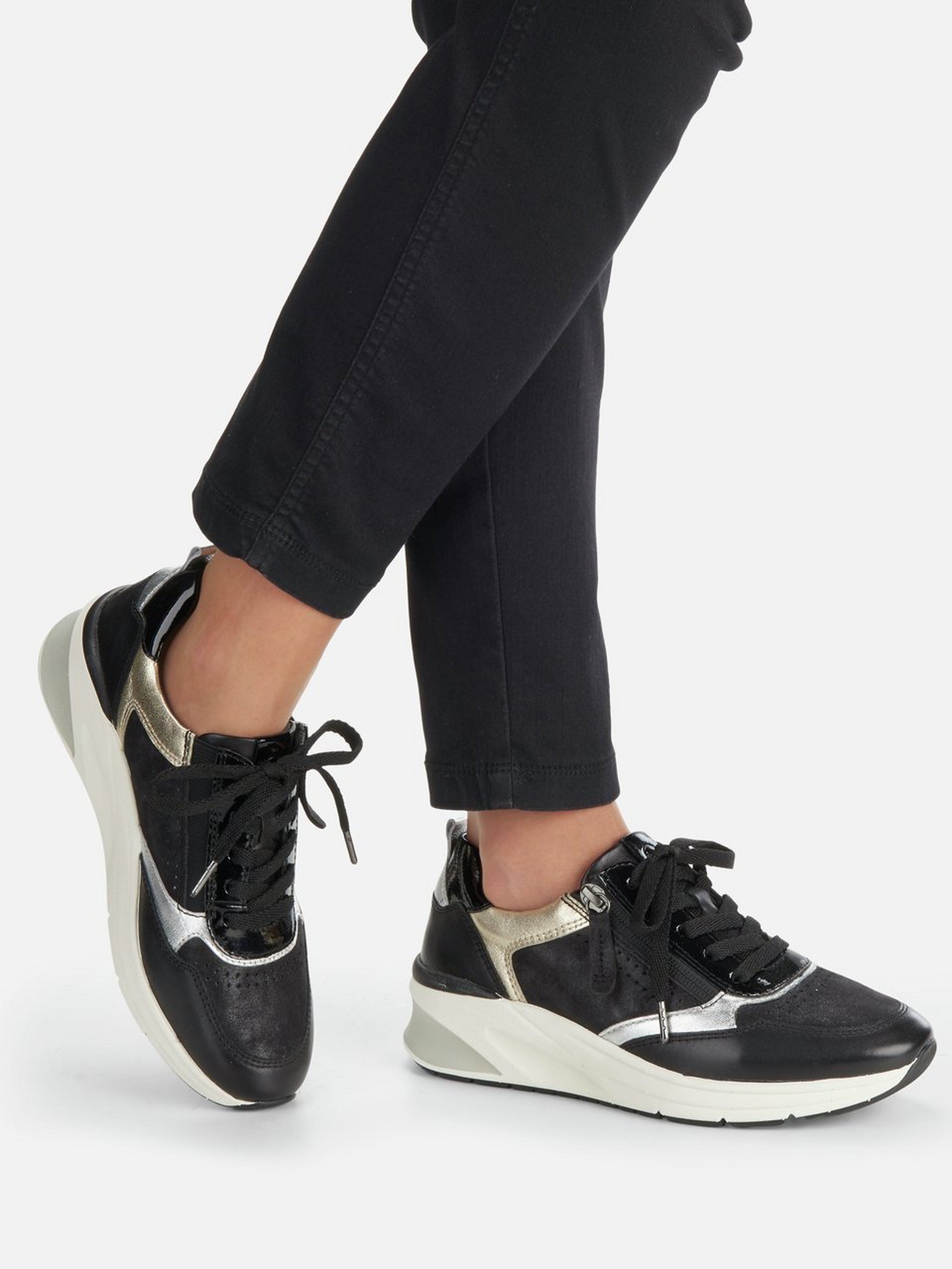 Sneaker