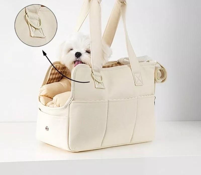 Bolsa de luxo para cães e gatos de pequeno porte.