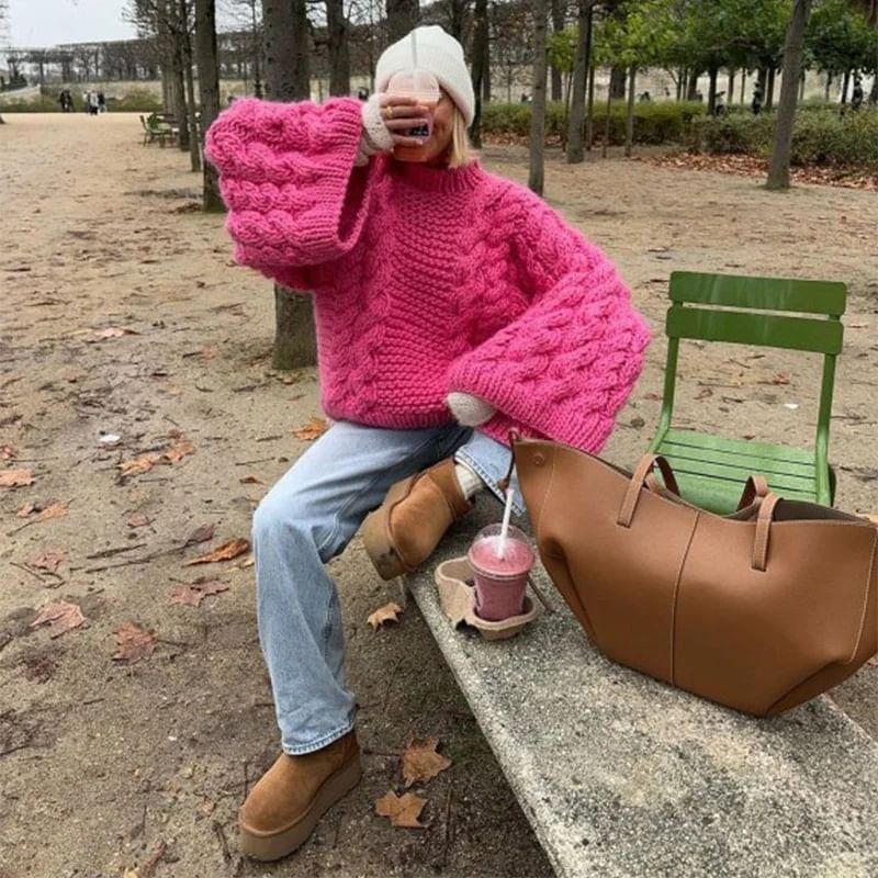 Jerolenea - Ronde hals, effen kabelgebreide oversized trui