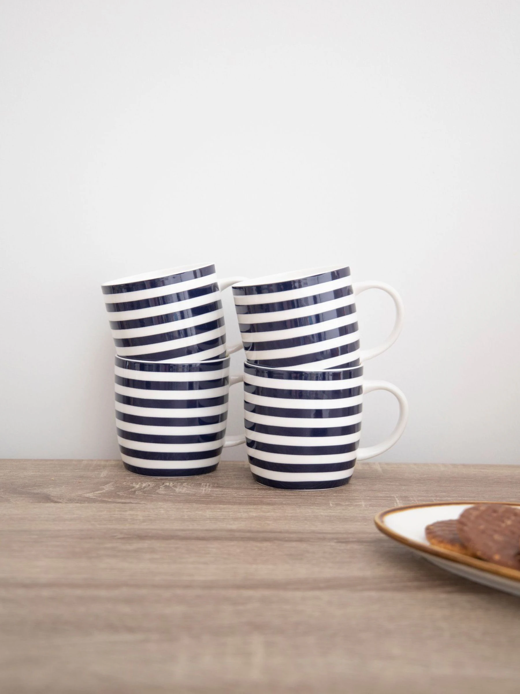 Kitchencraft Set of 4 Striped Ceramic Mugs