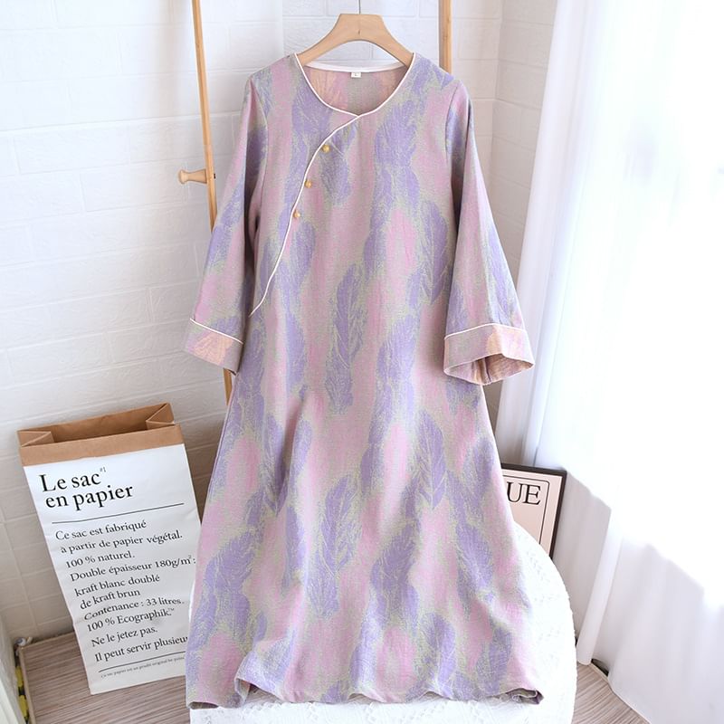 Somnus - Asymmetrische midi-slaapjurk met lange mouwen en print en knopen