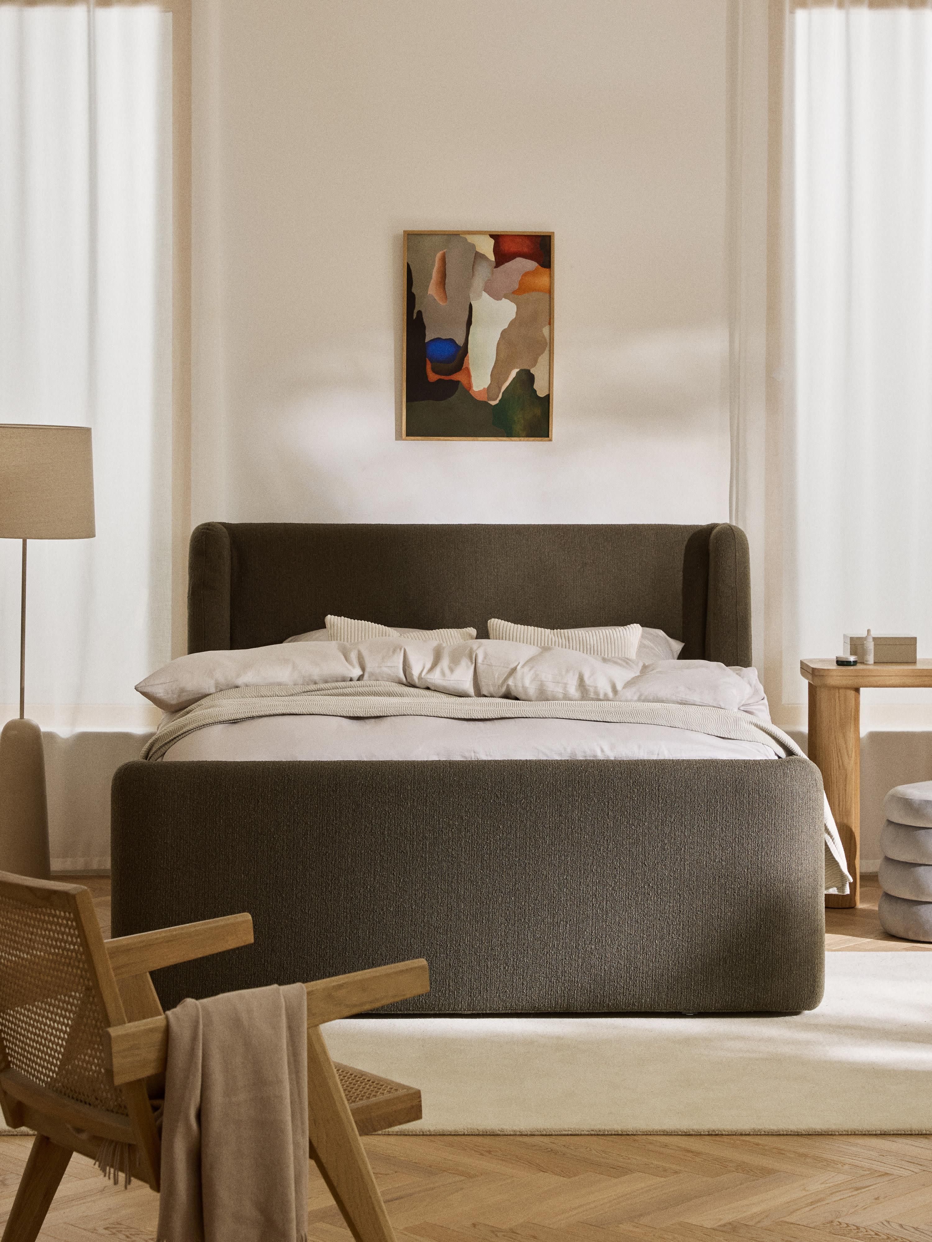 Bouclé boxspring bed Perla