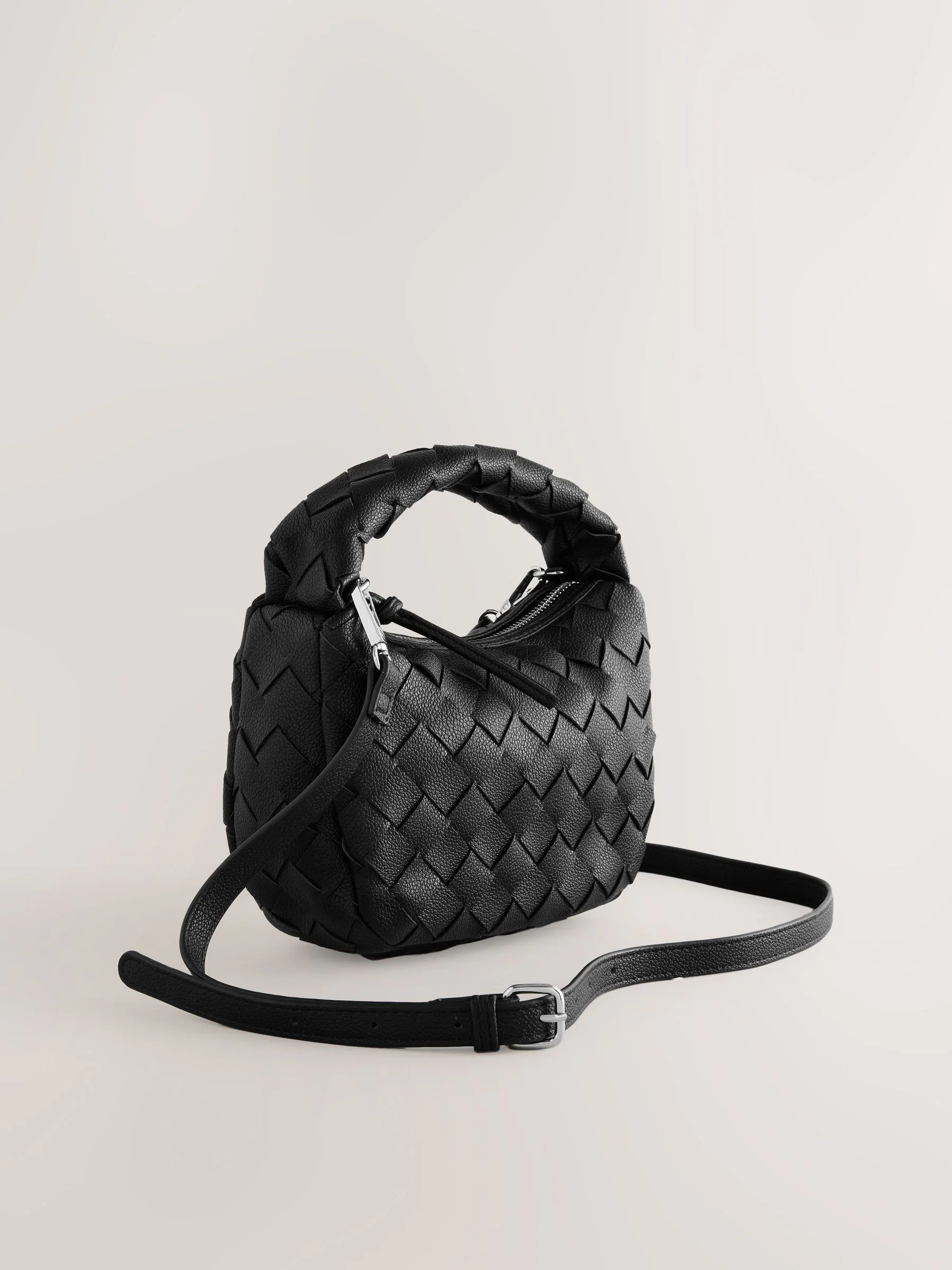Zwart - Gevlochten crossbodytas