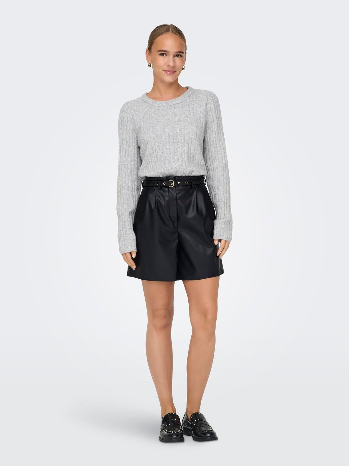 ONLHEIDI Mittlere Taille Normal geschnitten Shorts in Lederoptik Black