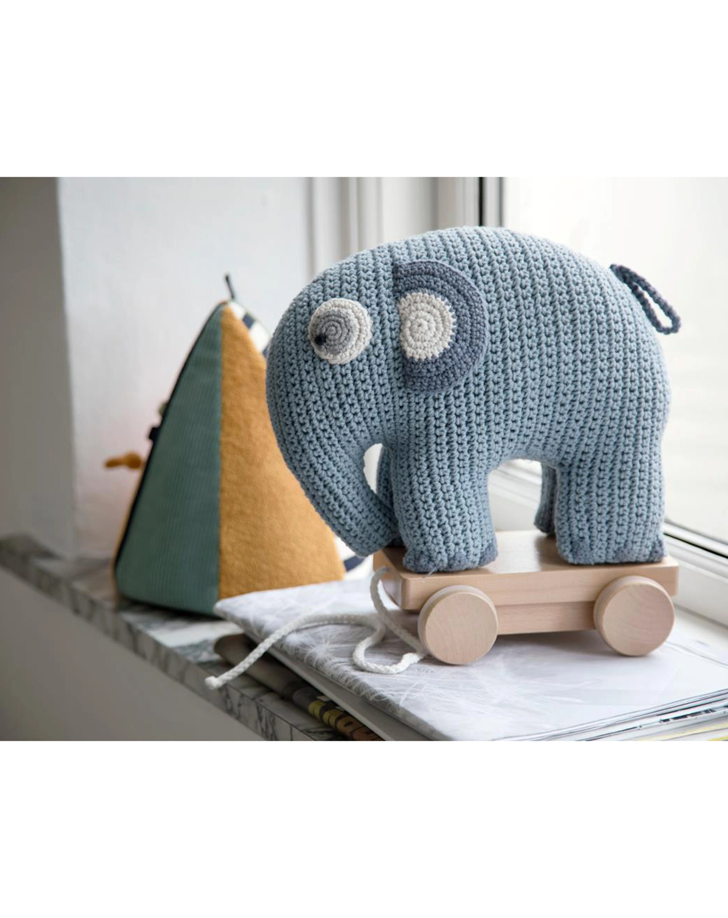 Nachziehtier FANTO DER ELEFANT in powder blue