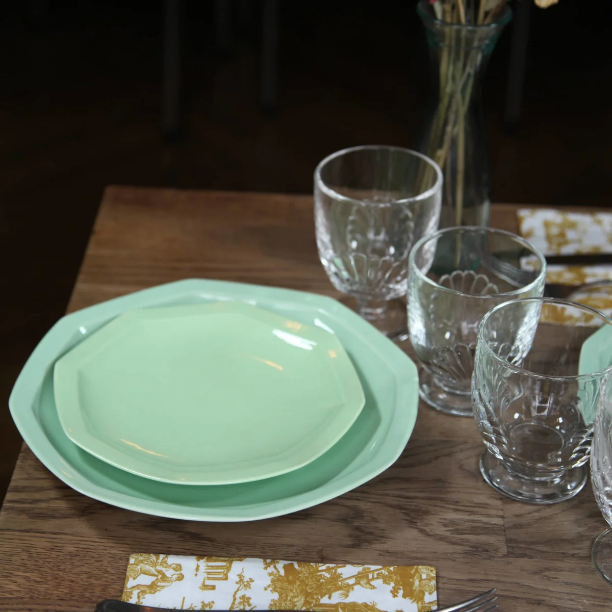 Assiette plate Octogonale verte OGRE La Fabrique