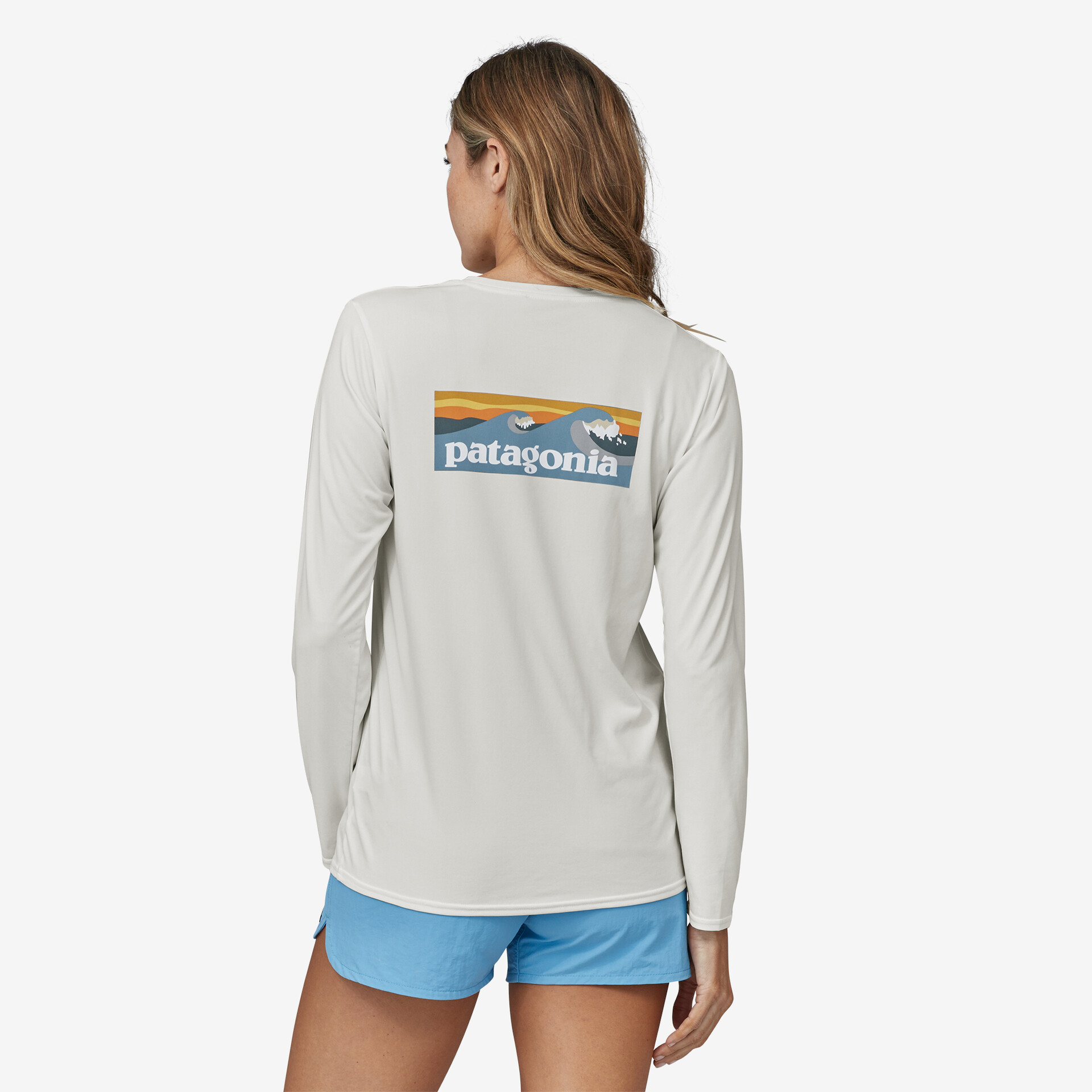 L/S Capilene Cool Daily Graphic Shirt Dame Boardshort Logo Light Plume Grey: White