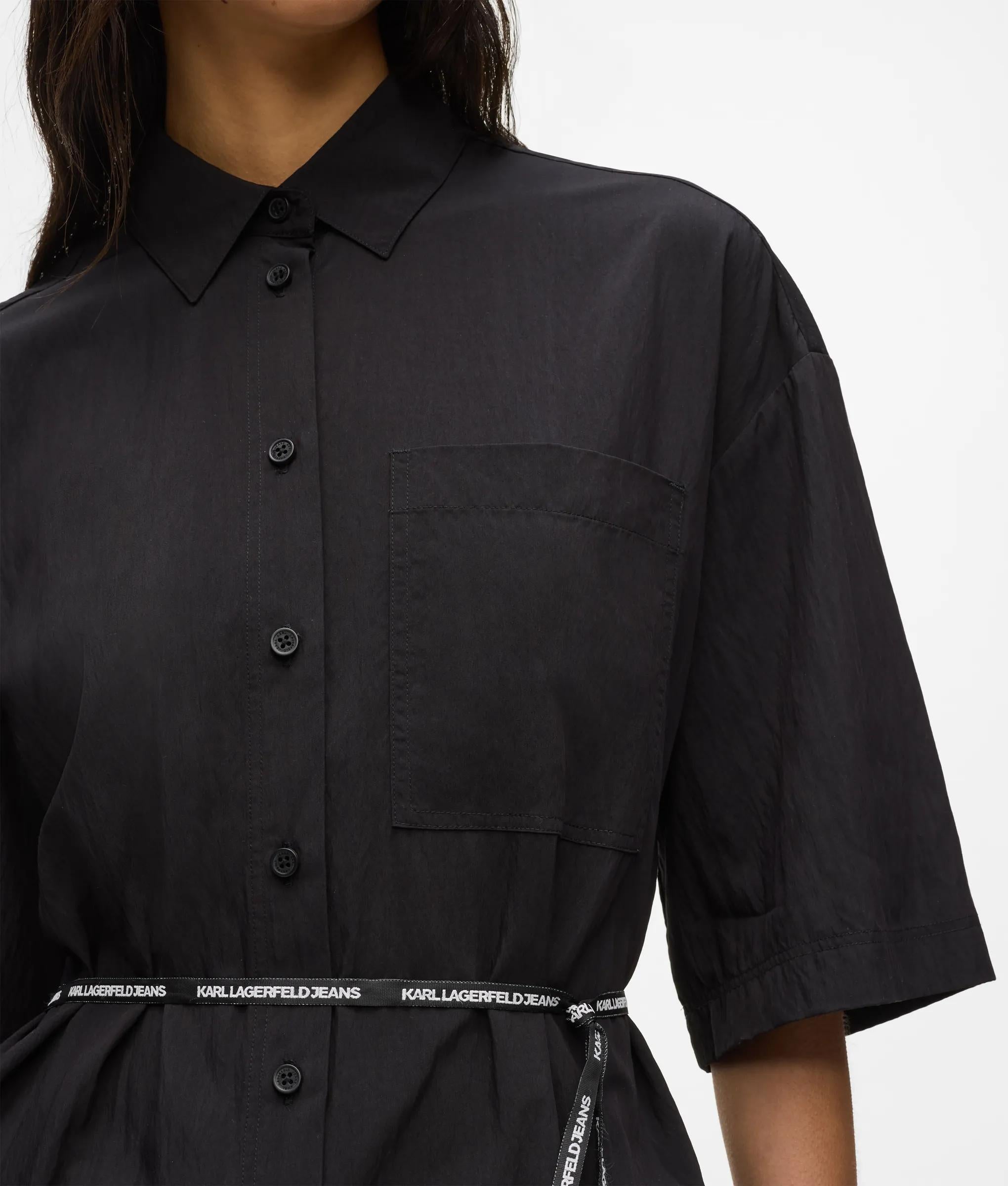 Shirt met korte mouwen en stropdas