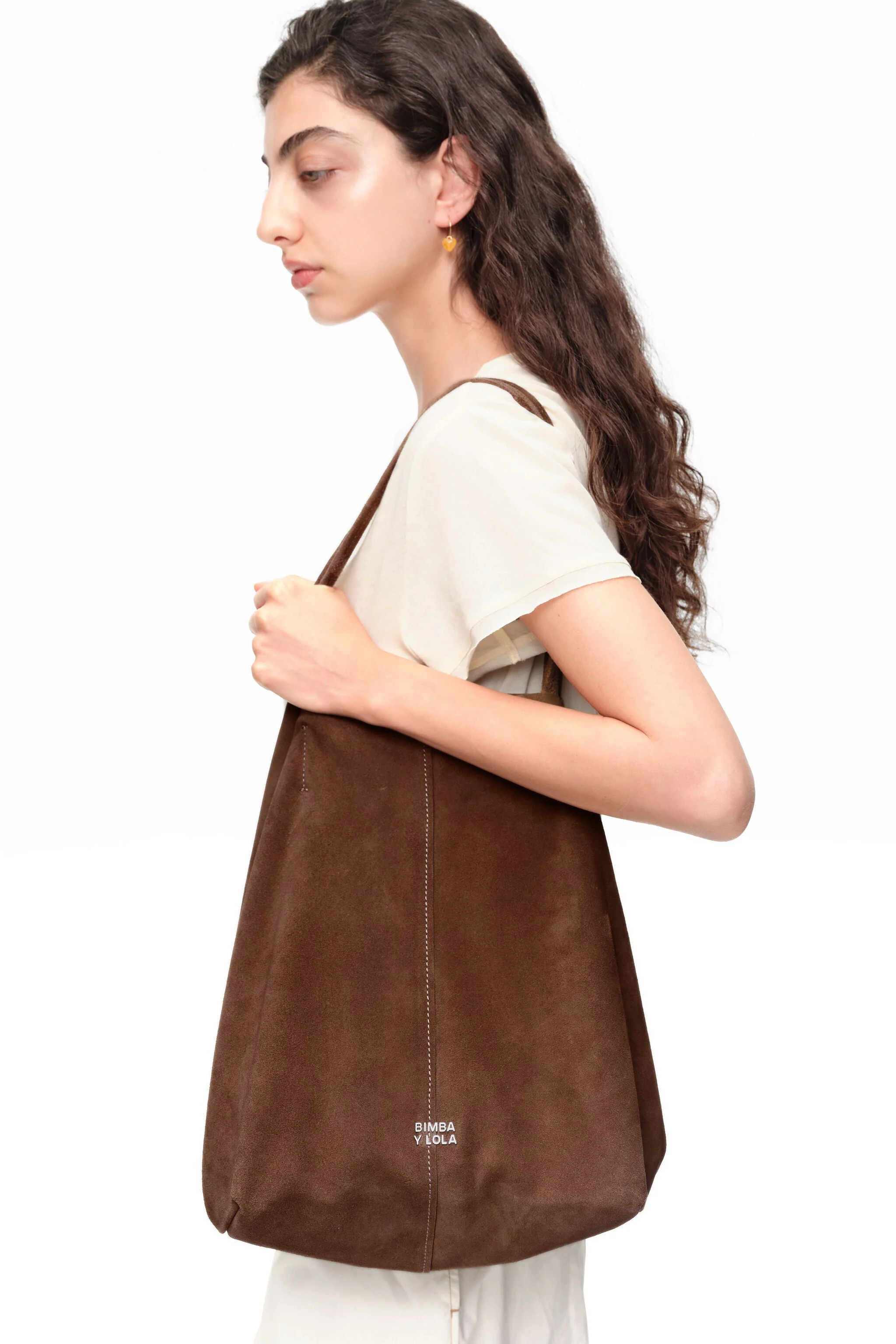 Bolsa maxi shopper em camurça cor café