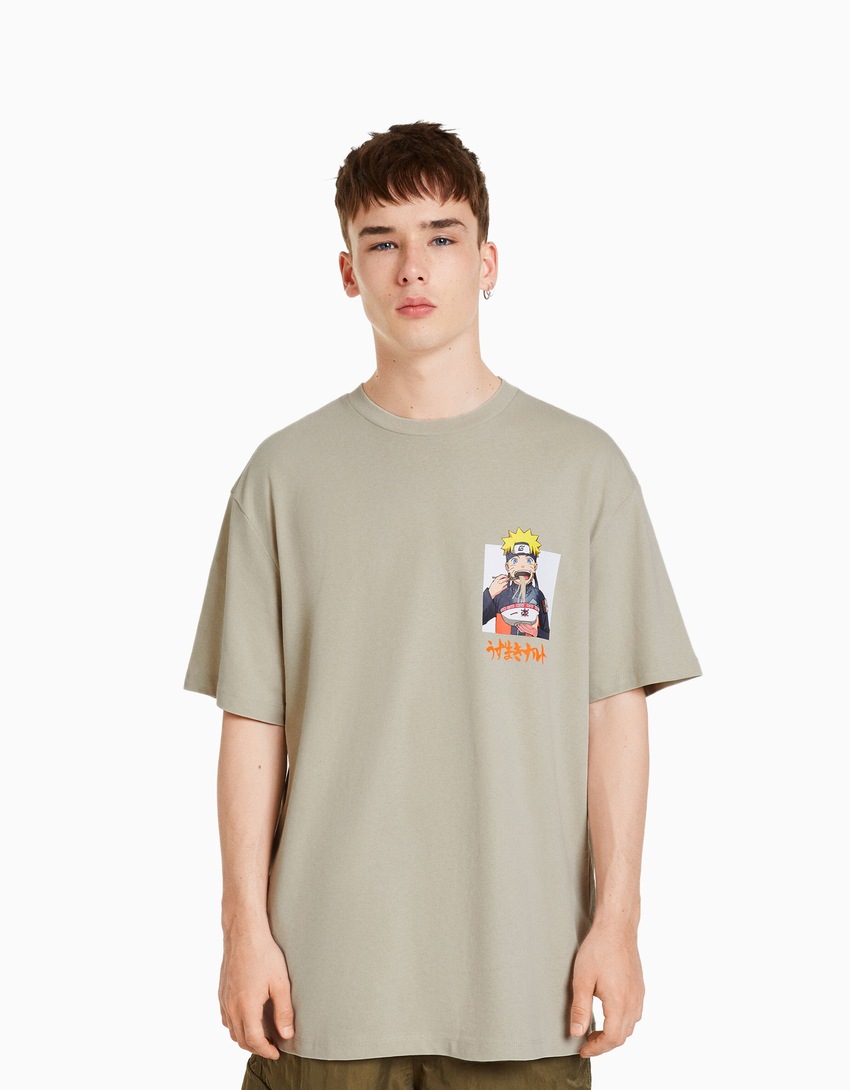 Camiseta de manga curta com estampa Naruto e modelagem quadrada