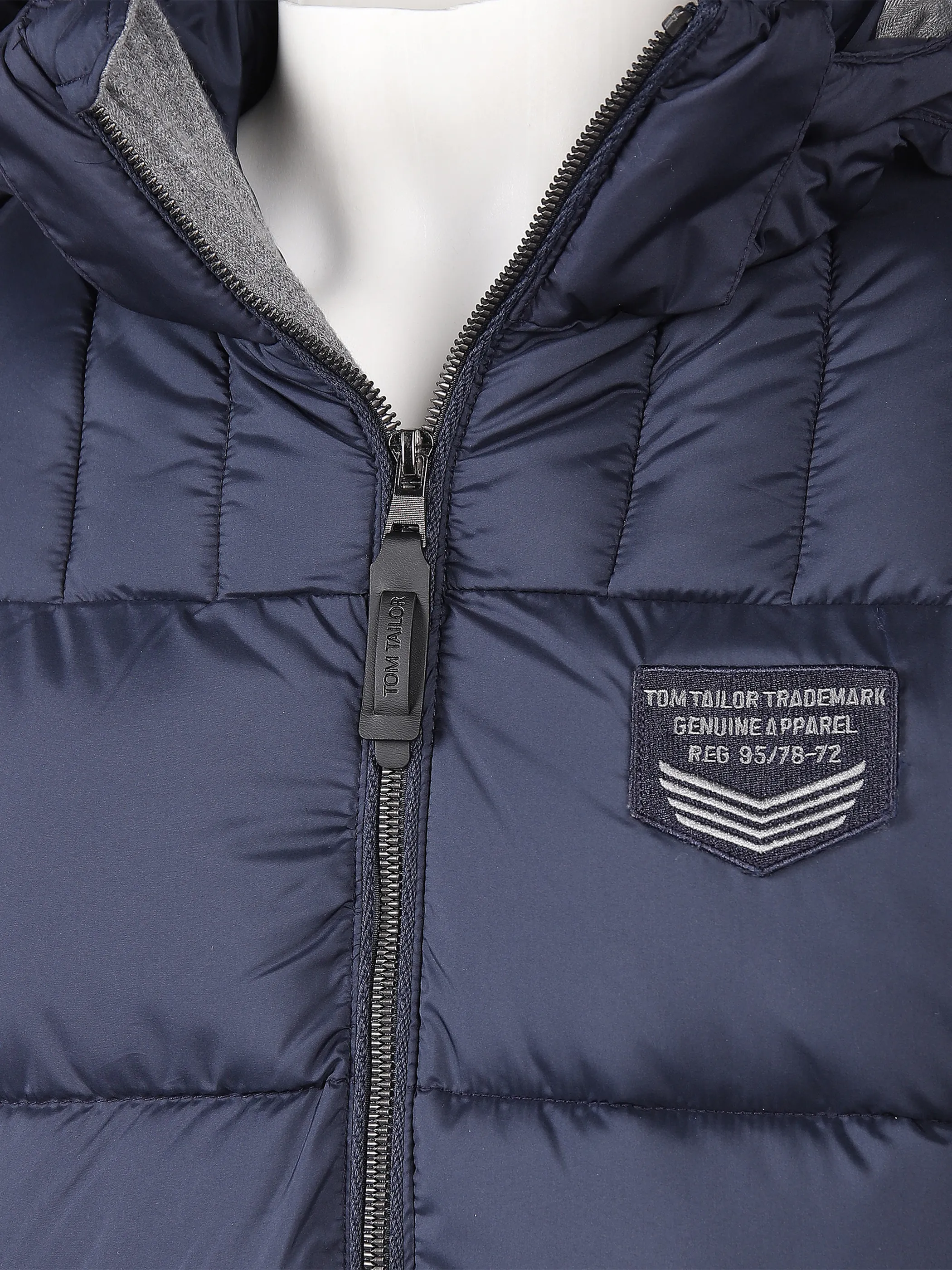 Herren Steppjacke mit abnehmbarer Kapuze