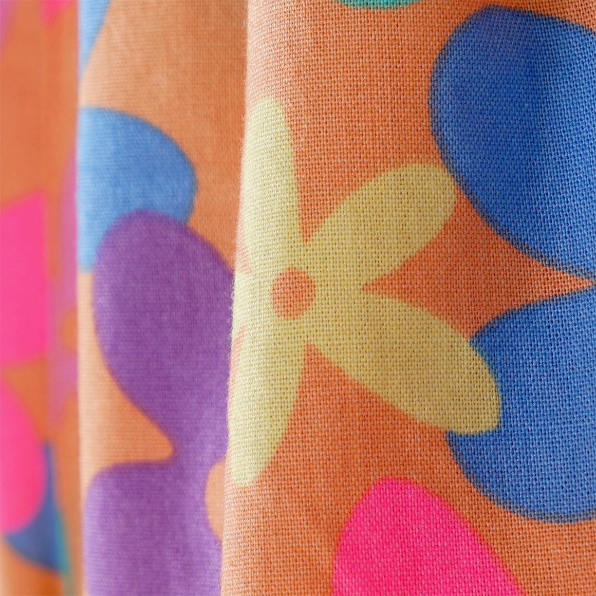 Yigga Mädchen Shorts mit bunten Blumen hellorange