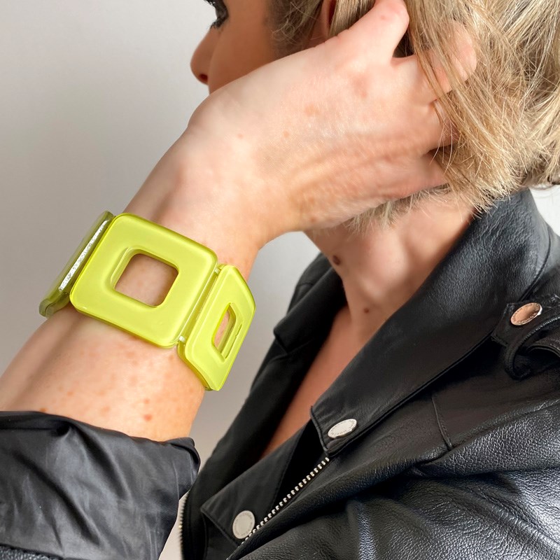 Bracelet extensible vert formes carrées