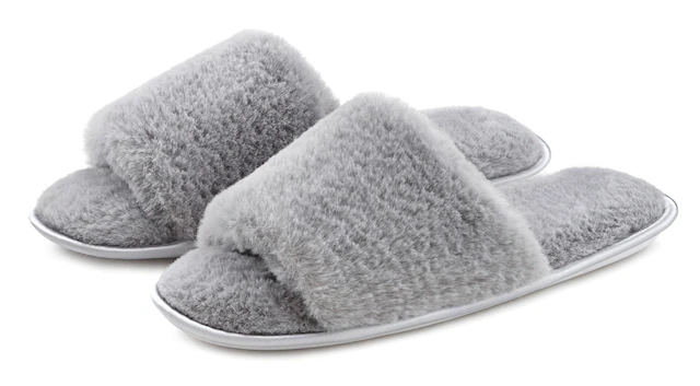Vivance Hausschuh »Pantolette, Pantoffel,«  mit kuscheligem, warmen Fellimitat VEGAN
