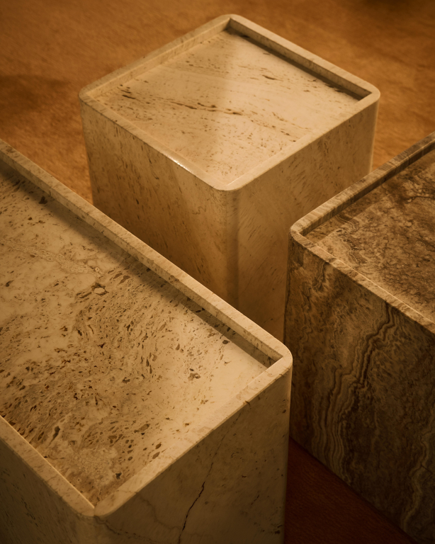 Gubi Pietra bijzettafel 33x33 Lively Sepia