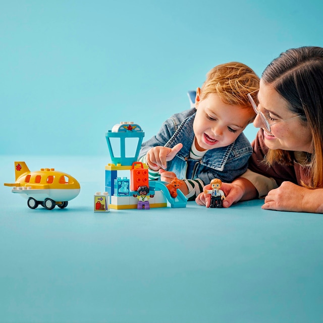 LEGO® Konstruktionsspielsteine »Erster Besuch im Flughafen (10443), LEGO DUPLO Town« Made in Europe