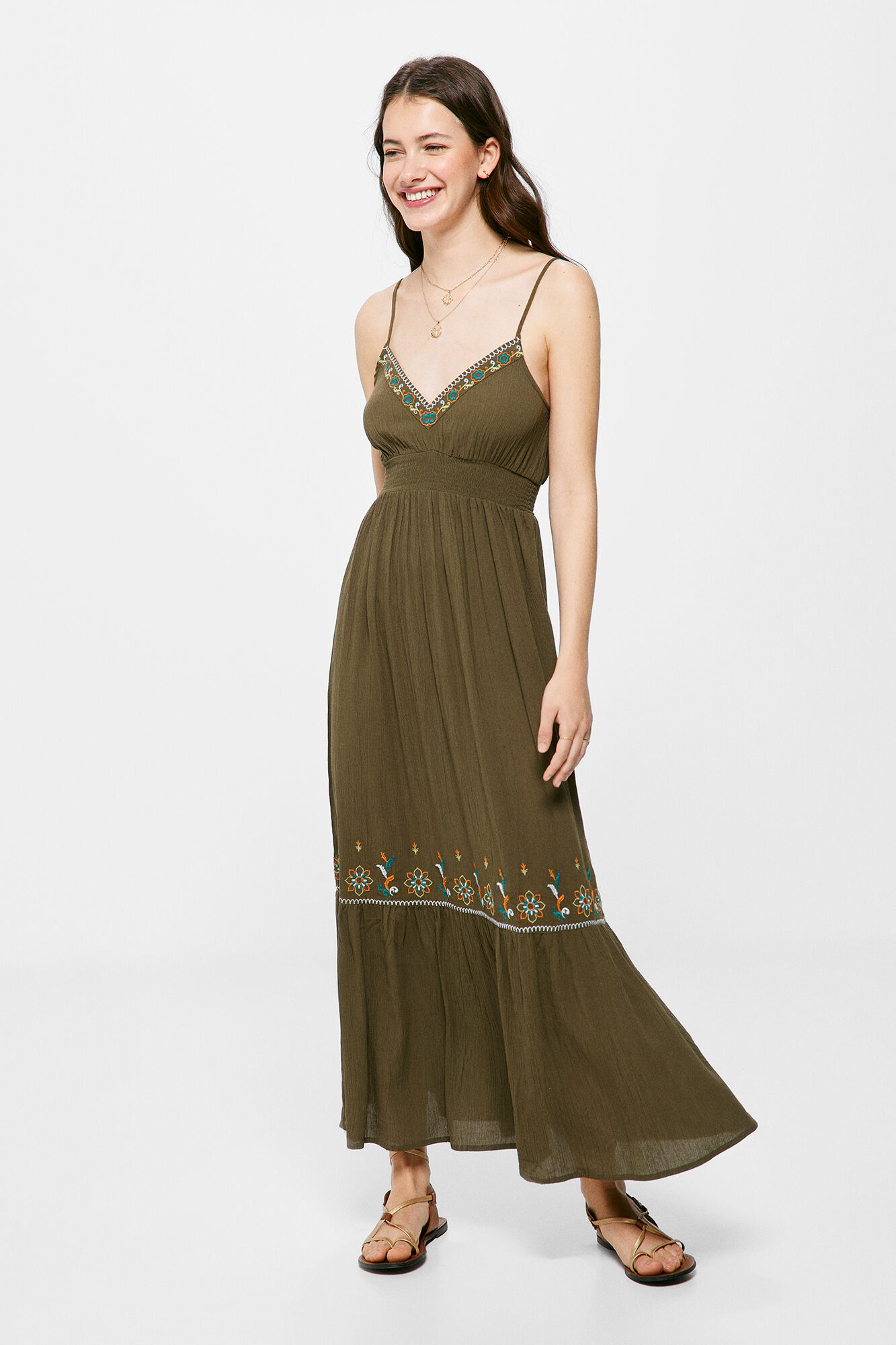 Vestido longo com bordado floral - Estampa em fundo branco