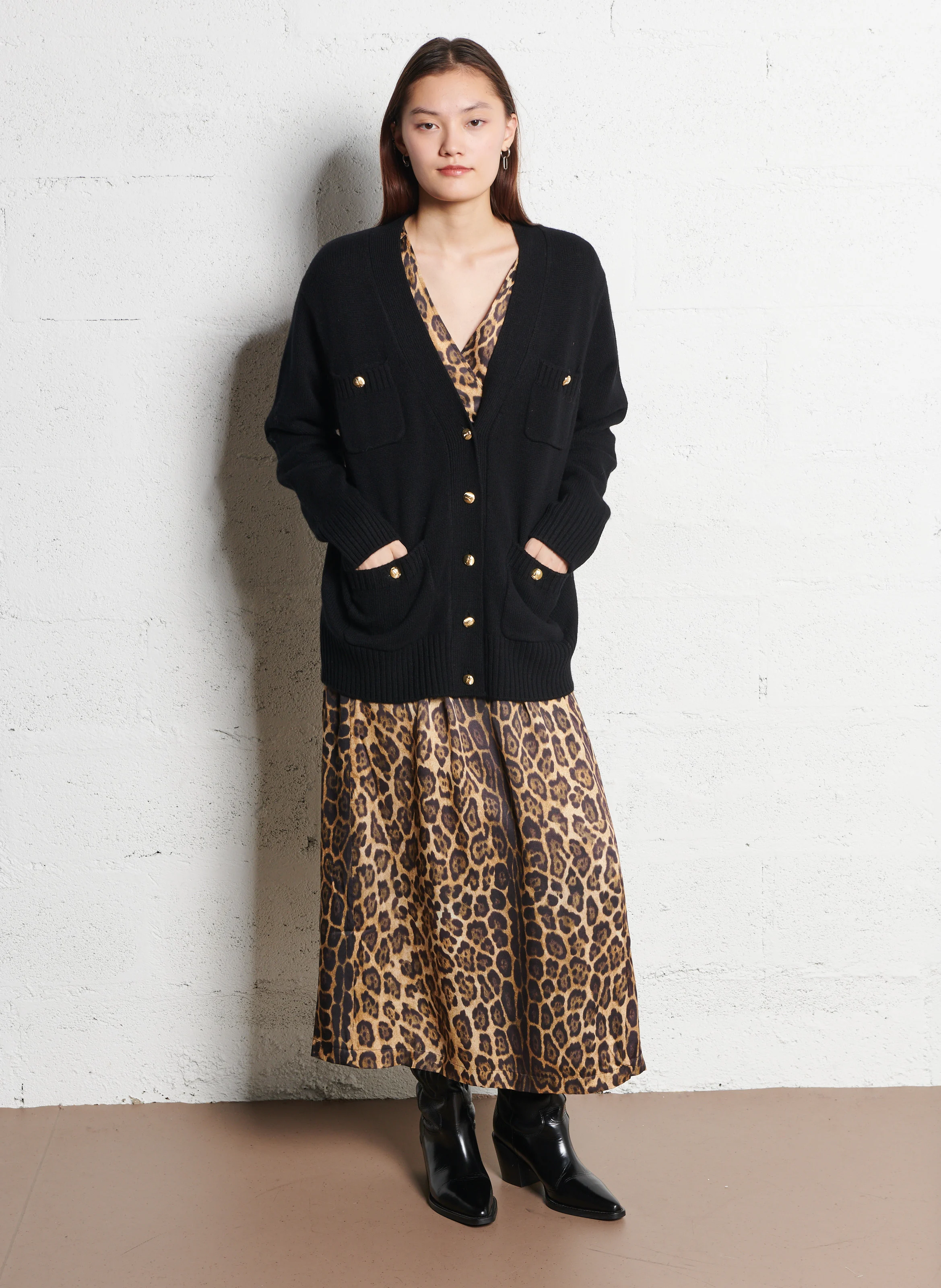 GREGOR - Cardigan multipoches en laine| Noir