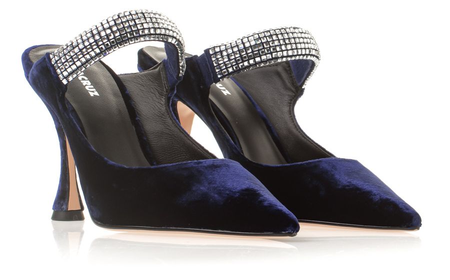 Lola Cruz New Bofu Pumps