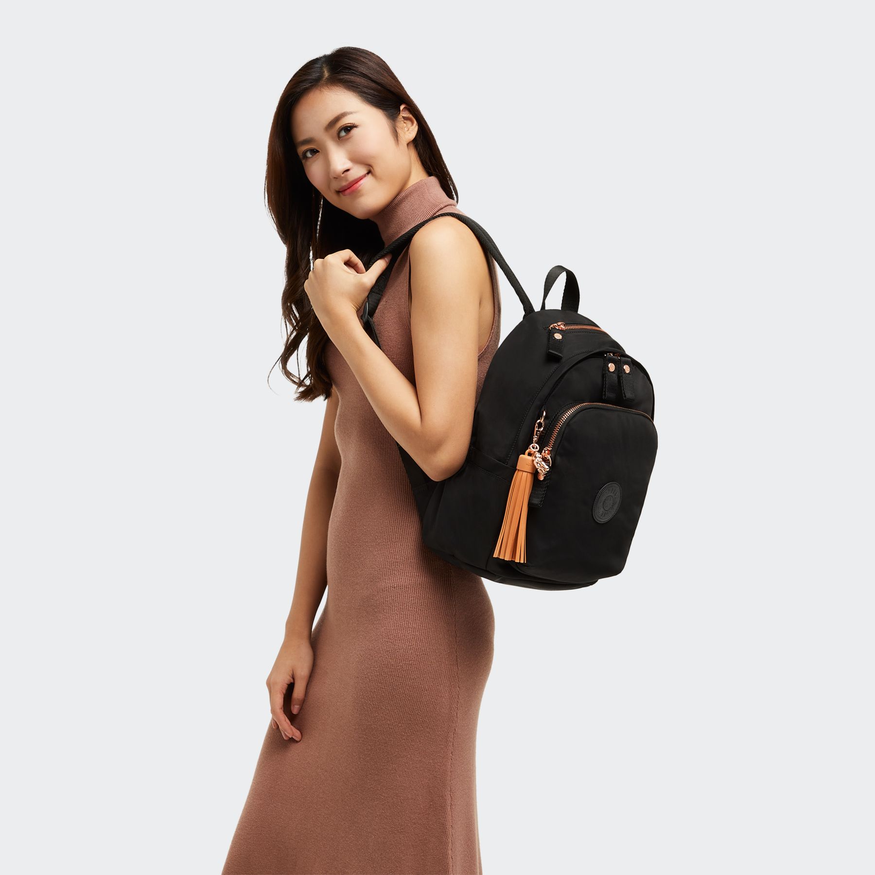 DELIA Sac à Dos Moyen avec Poche Frontale et Poignée Supérieure - Rose Black