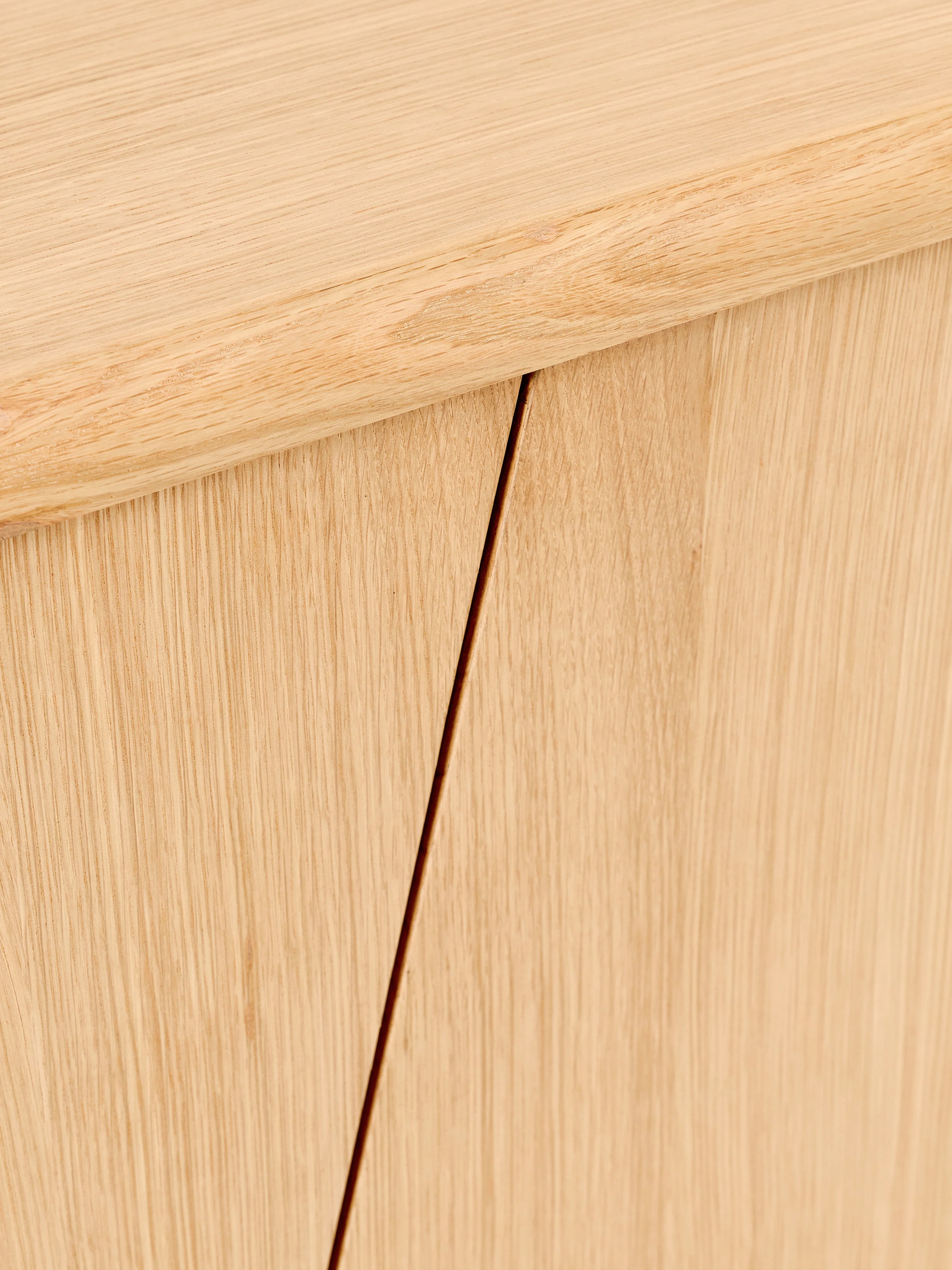 Houten dressoir Tundra met travertijn poten