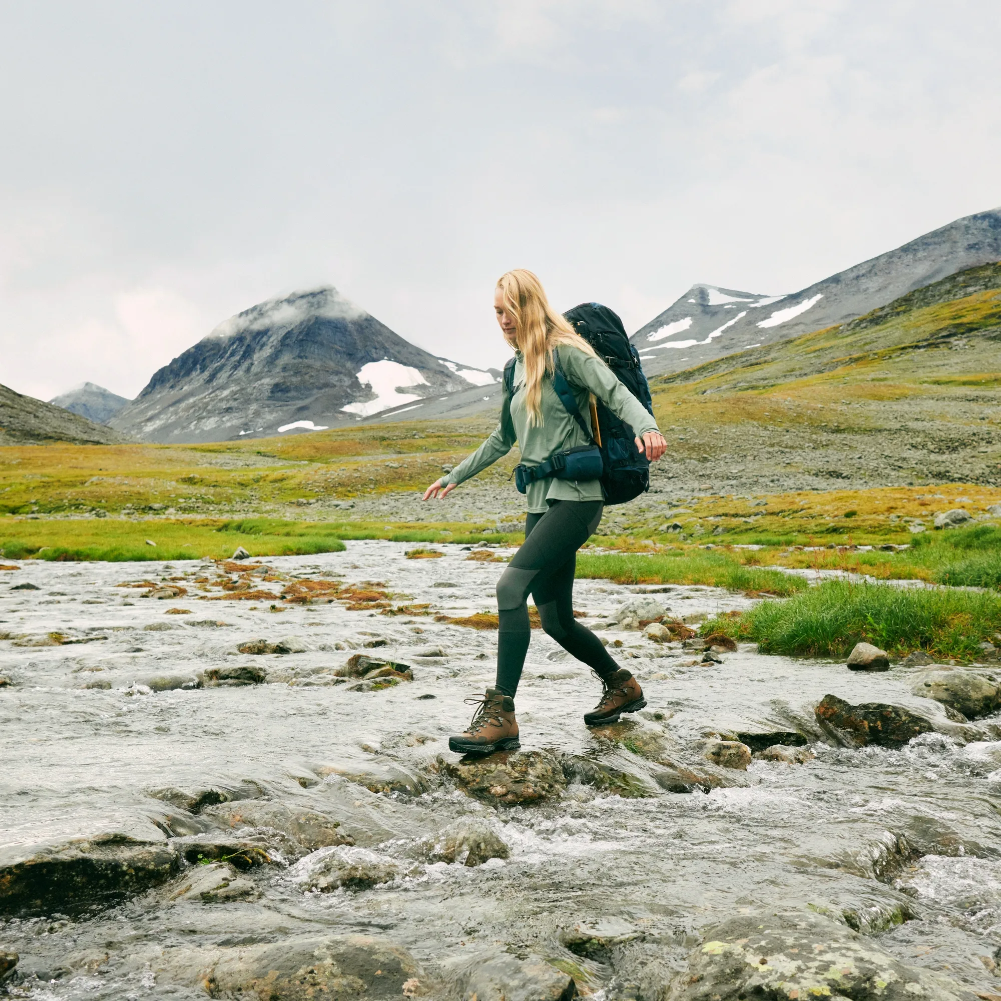 Fjällräven Women's Keb 72 Lava/Dark Lava