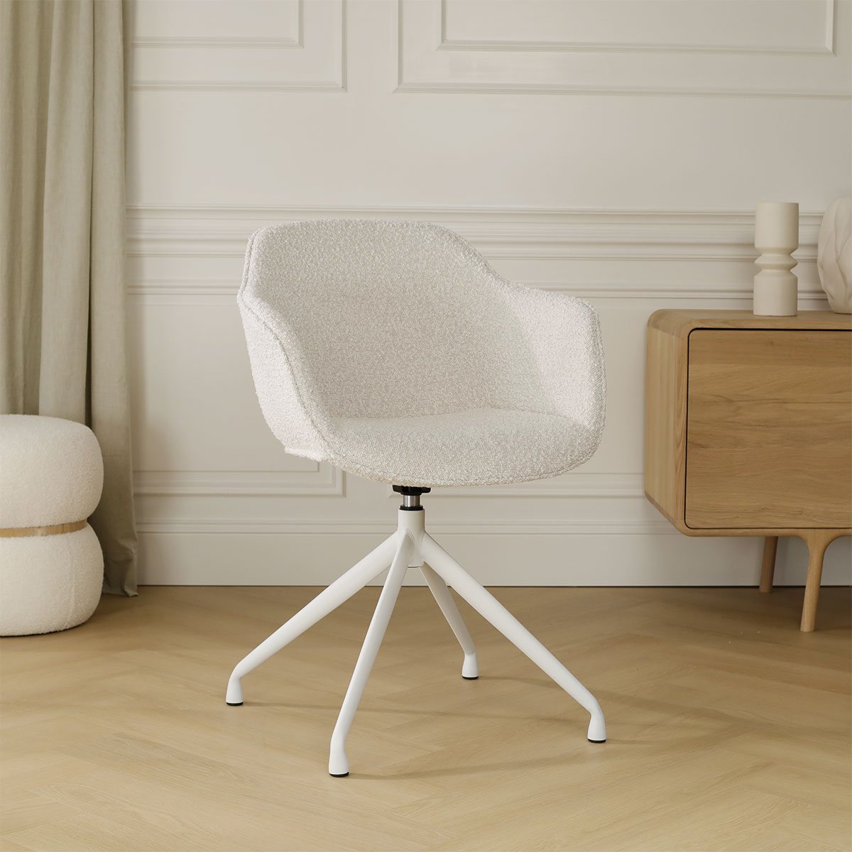 Eetkamerstoel Nola-Mare bouclé beige - wit onderstel