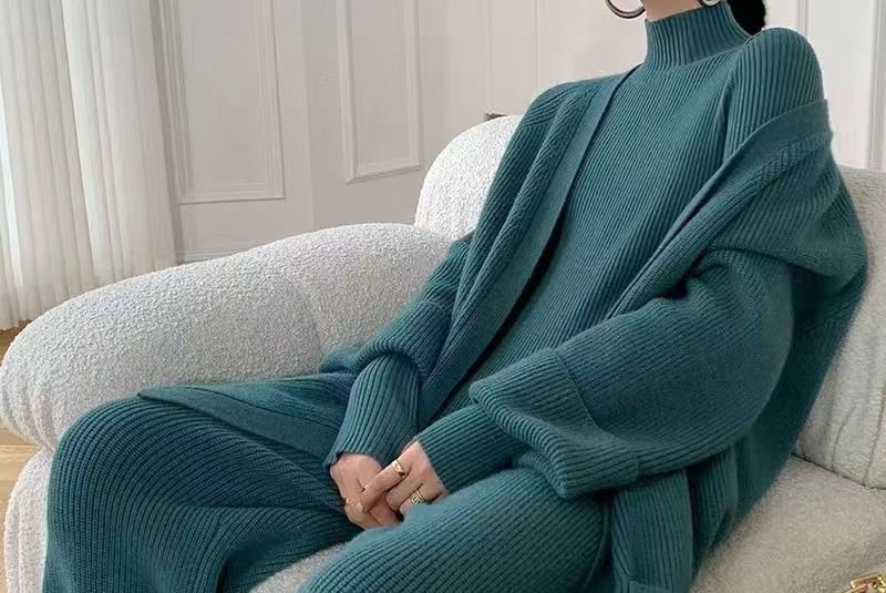 Cossita - Set: Top met lange mouwen en mockneck, gebreide top + wijd uitlopende broek + effen vest