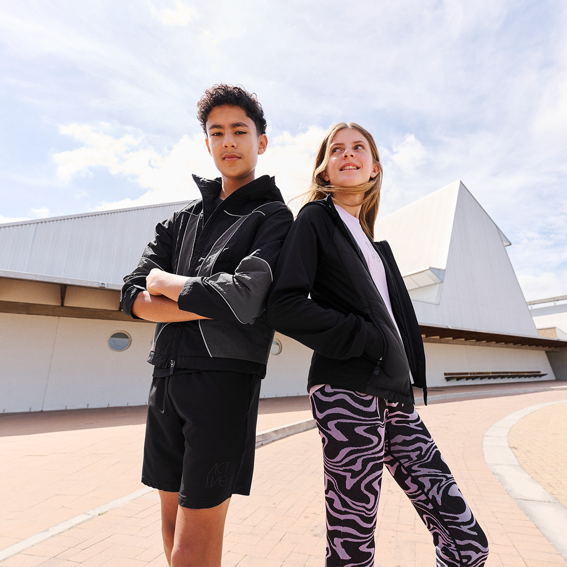 Beatwear Kinder Sport-Jacke mit abnehmbarer Kapuze schwarz