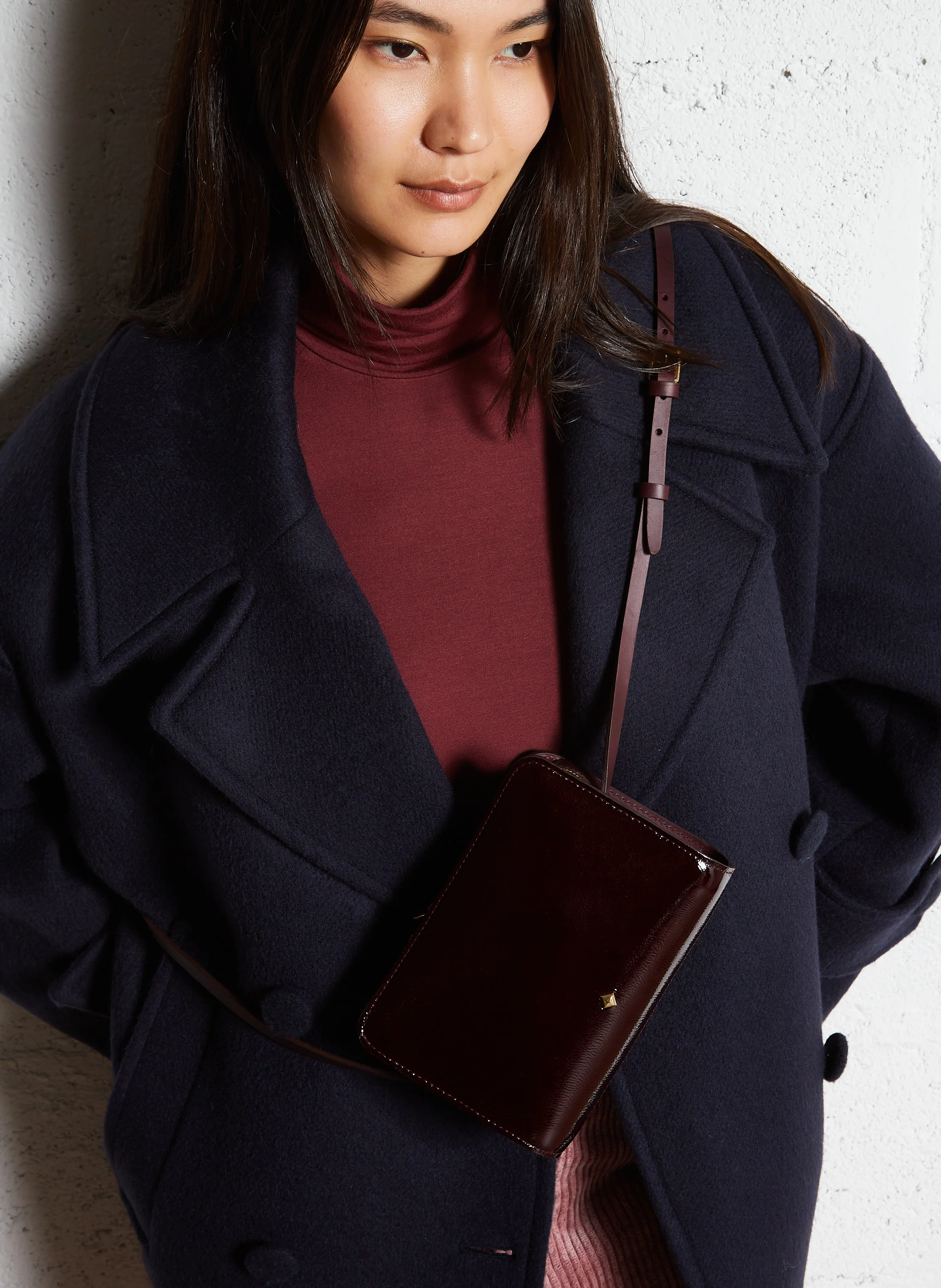 LE MINI BEA CRISPY - Sac bandoulière en cuir | Rouge