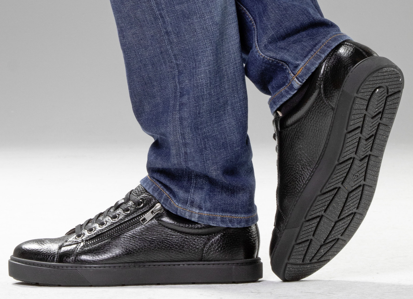 Sneaker aus bestem, genarbtem Hirsch-Nappaleder