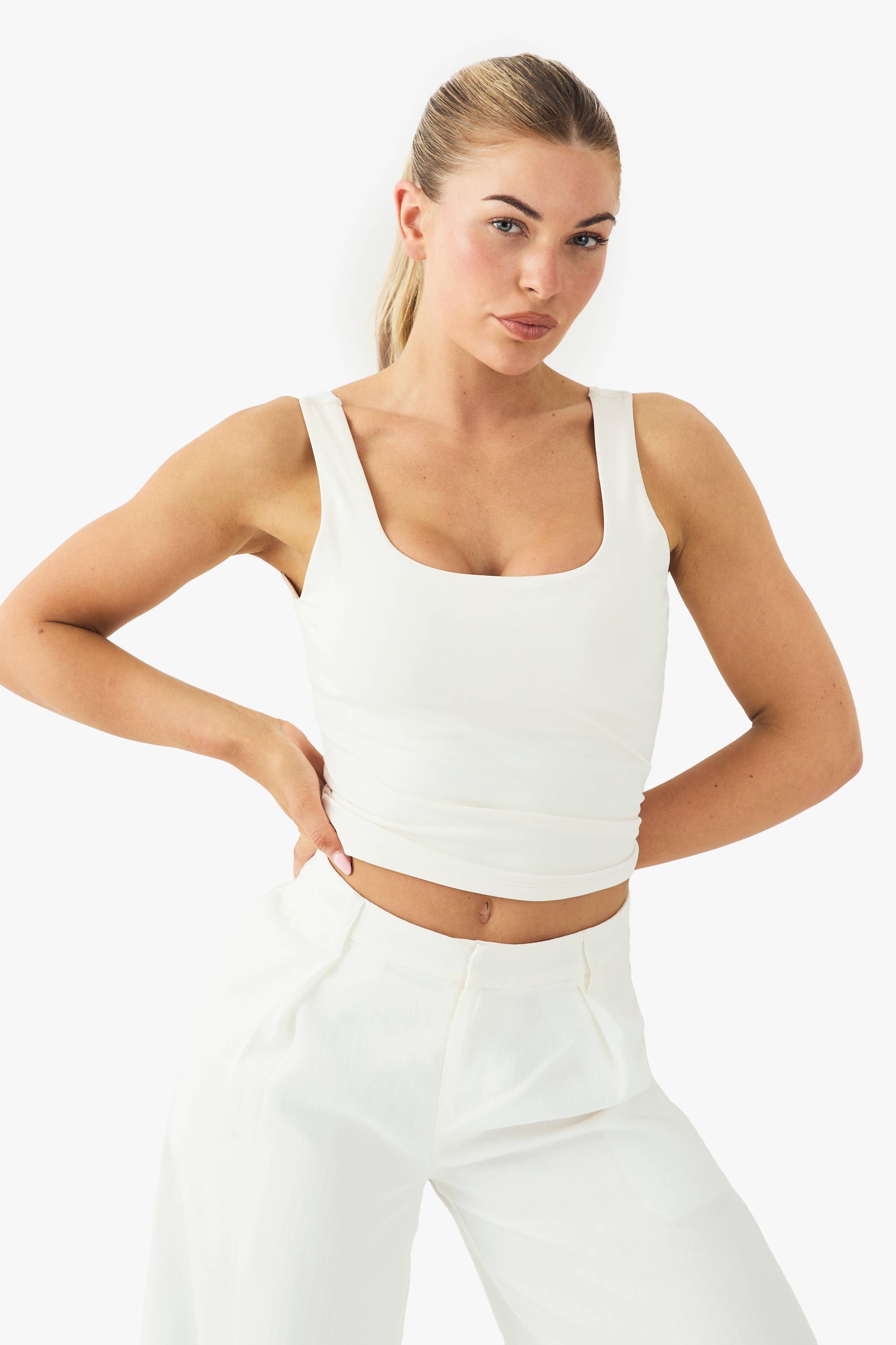 boohoo Débardeur ultra-doux à encolure échancrée avec rembourrage intégré