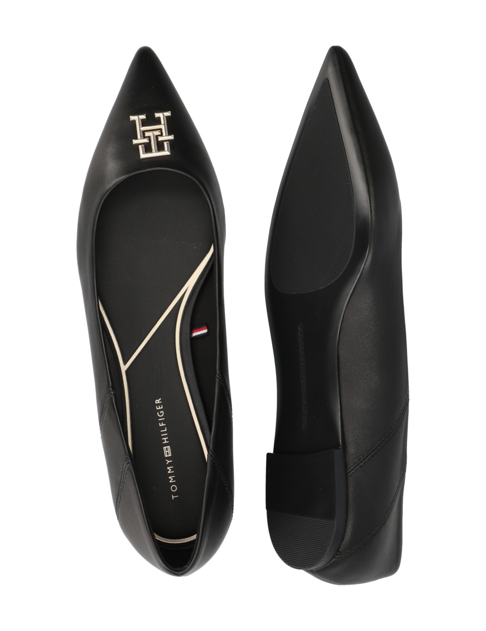 POINTY CHIC BALLERINA