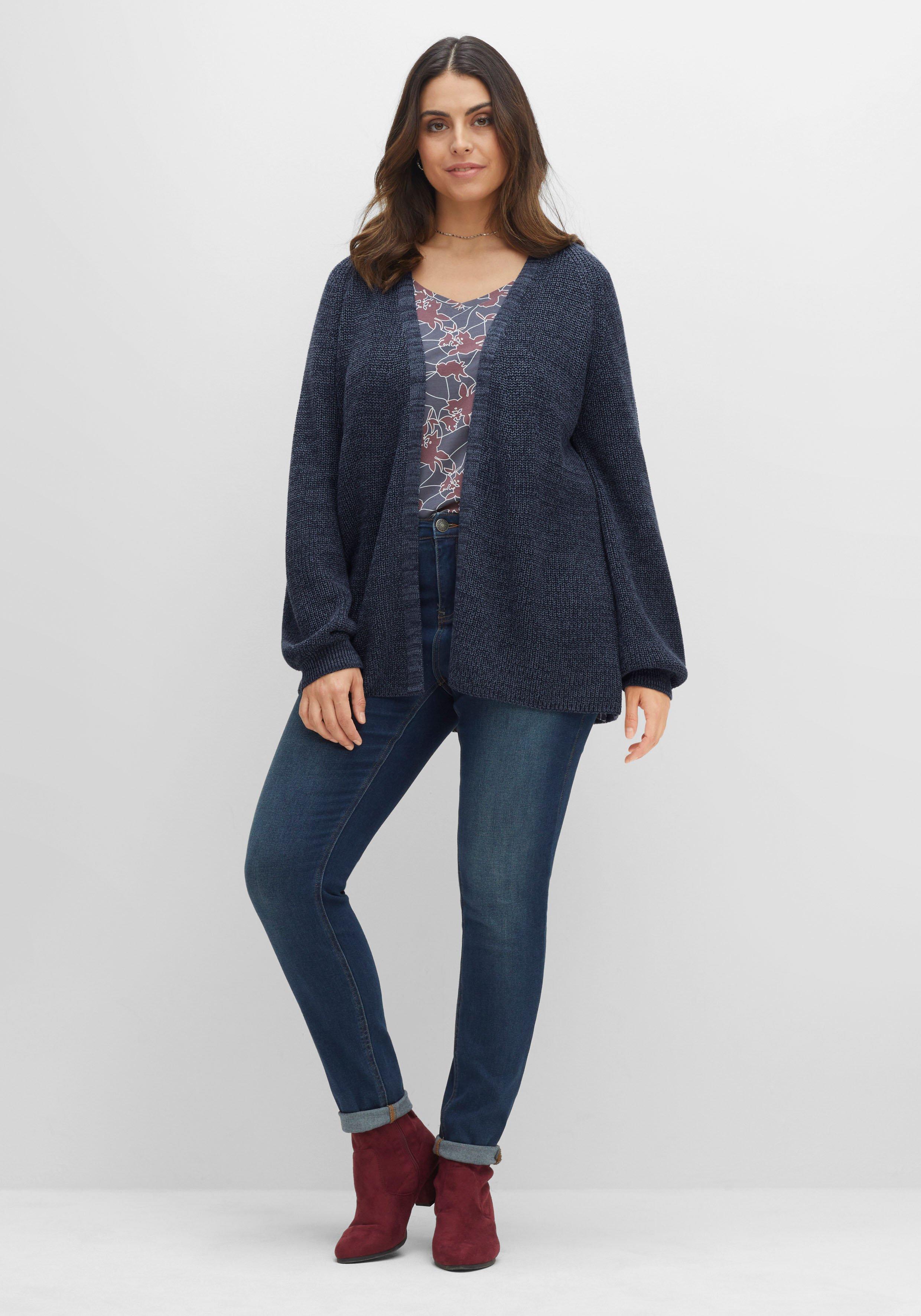 Strickjacke in leichter A-Linie und offener Form