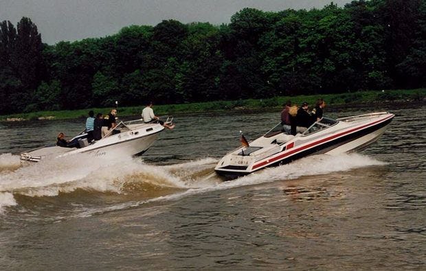 Motorboot fahren in Speyer als Geschenk
