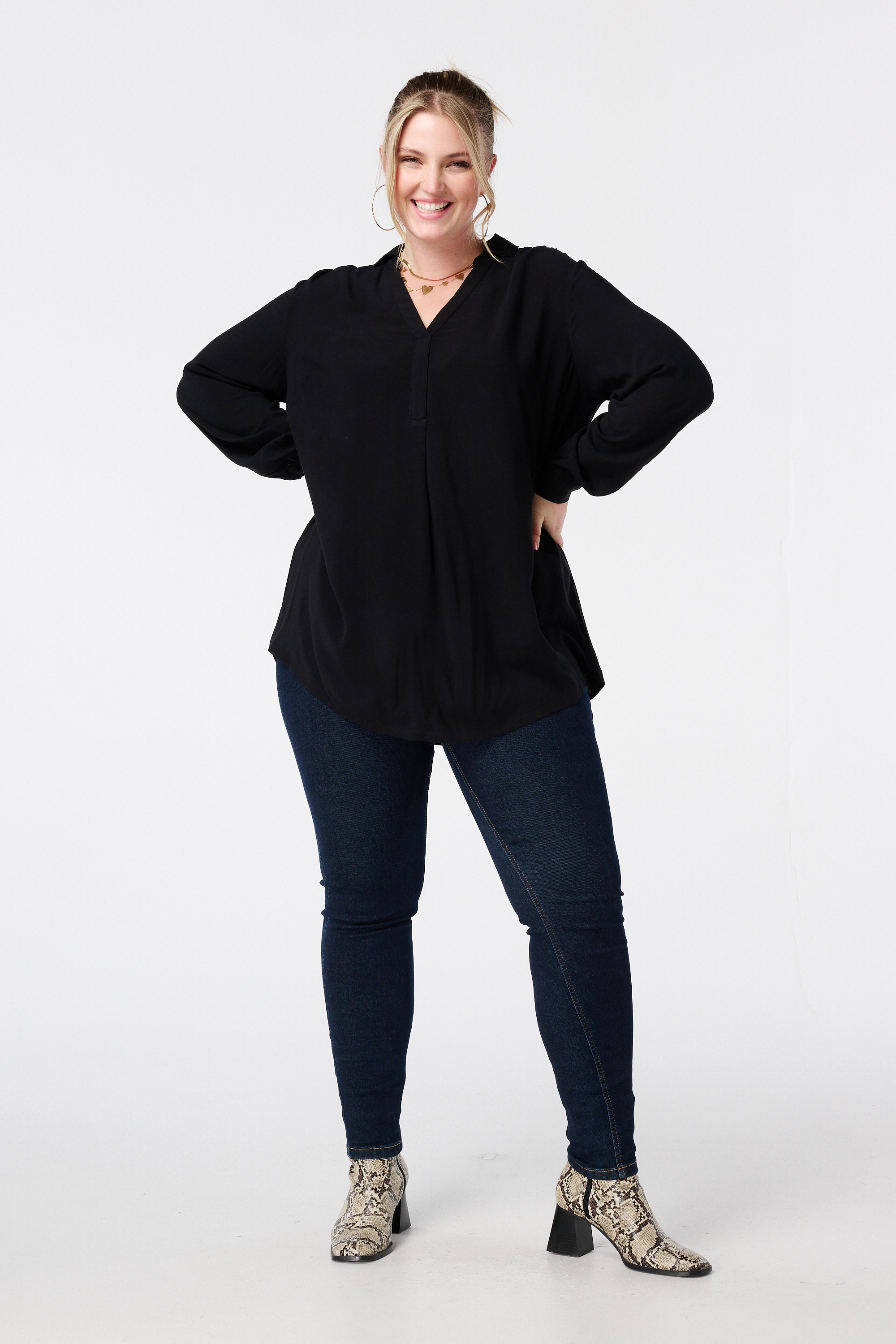 Ruimvallende blouse met v-hals Zwart