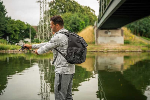 Sac à Dos Voyager Camouflage Fox Rage (Incl. 5 Boîtes à Leurres)
