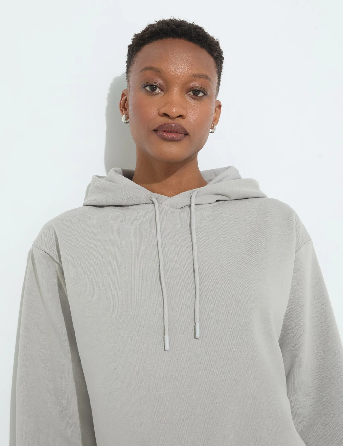 Sweatshirt court à capuche gris clair