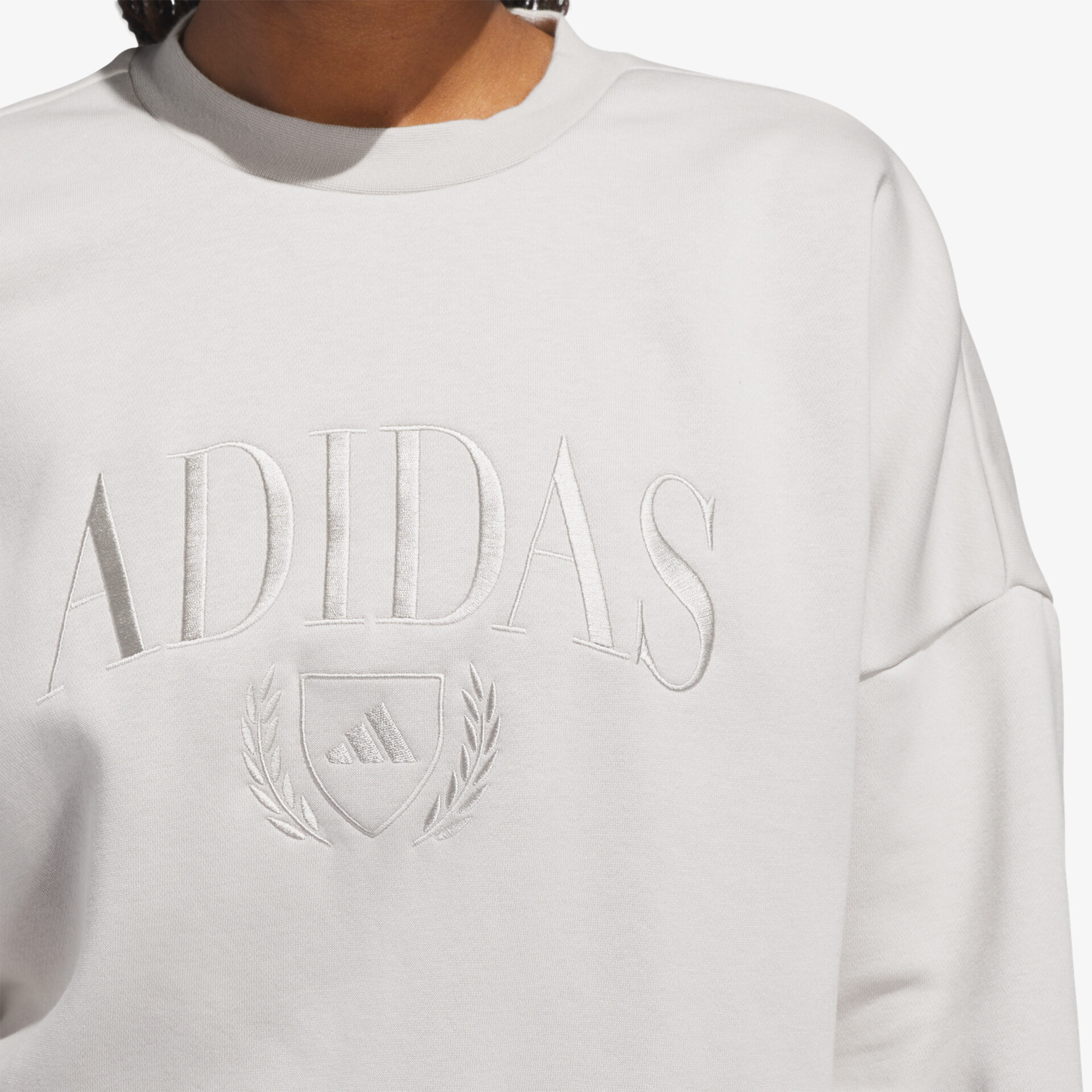 adidas Cozy Holiday Grafik Damen Hoodies & Sweater grau
