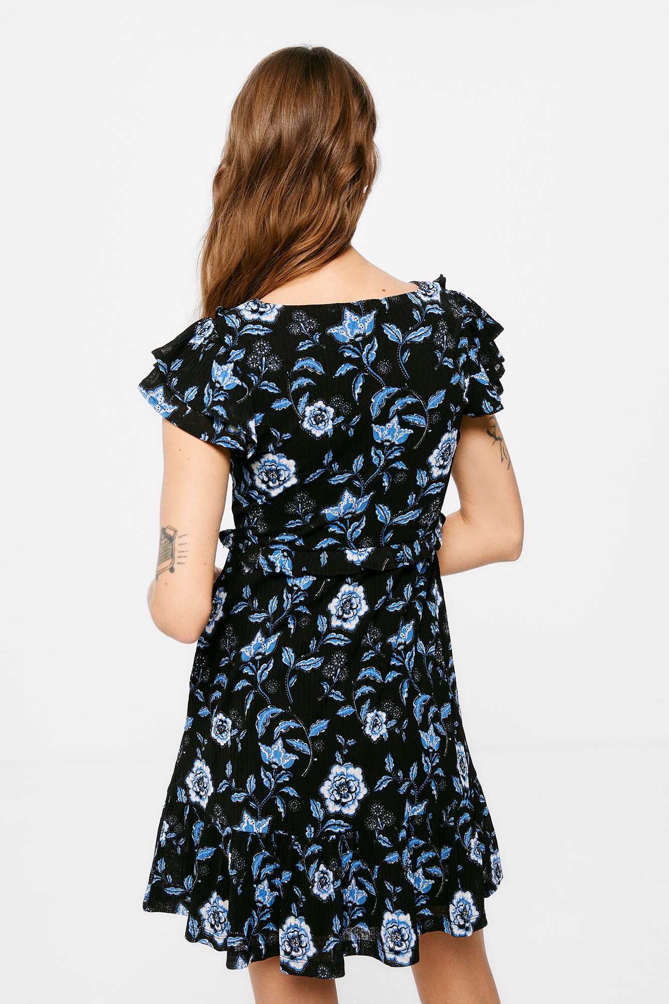 Vestido curto com decote em V - Preto