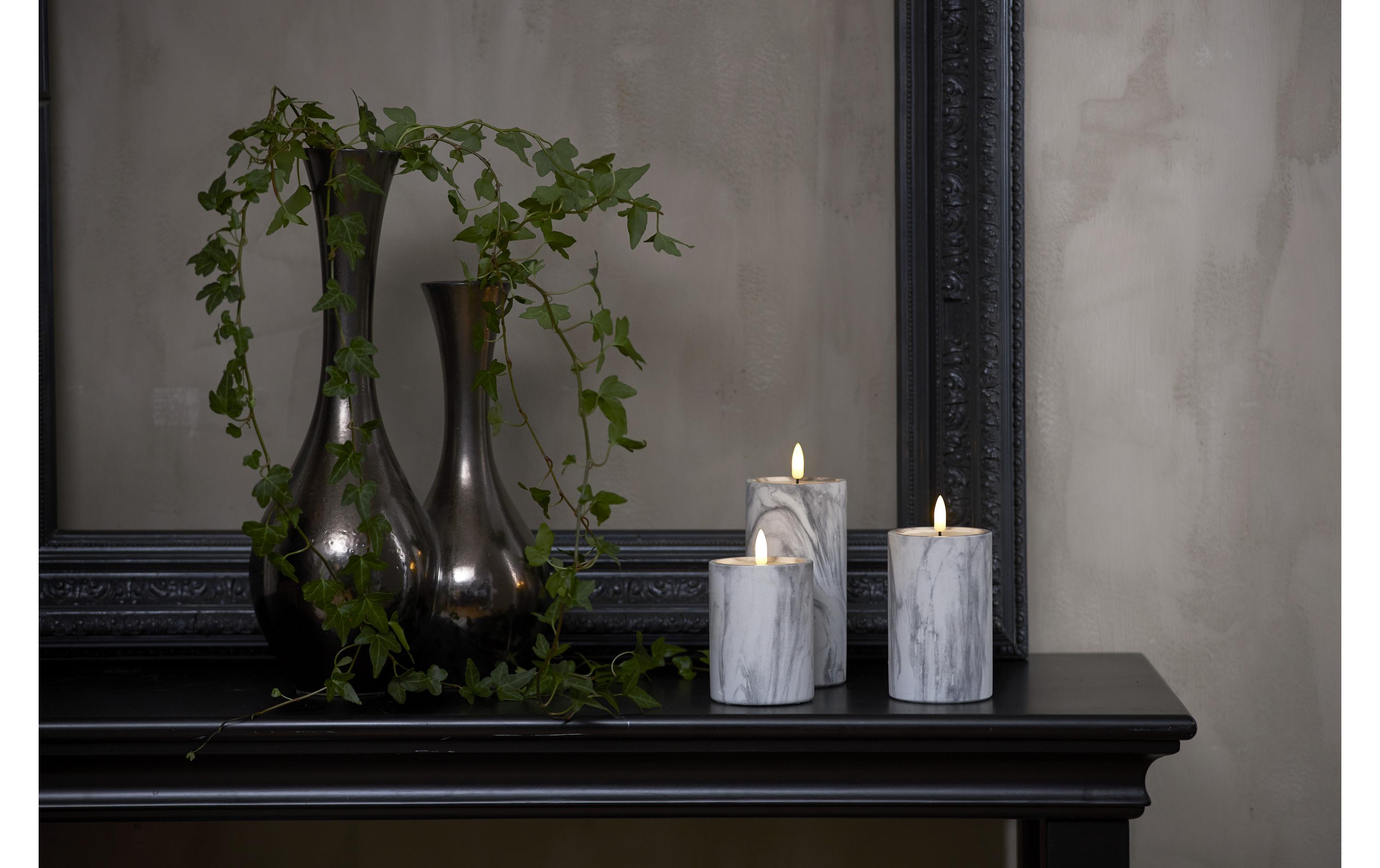 LED-Kerze Pillar Flamme Marble Ø 7.5 x 12.5 cm, GrauLED Kerze mit tanzender Flamme