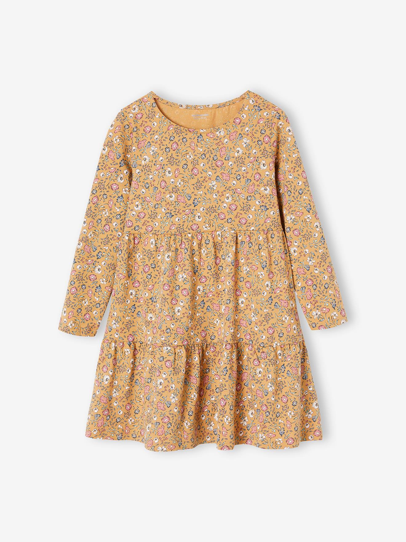 Look infantil: vestido e casaquinho com babados em rosa claro